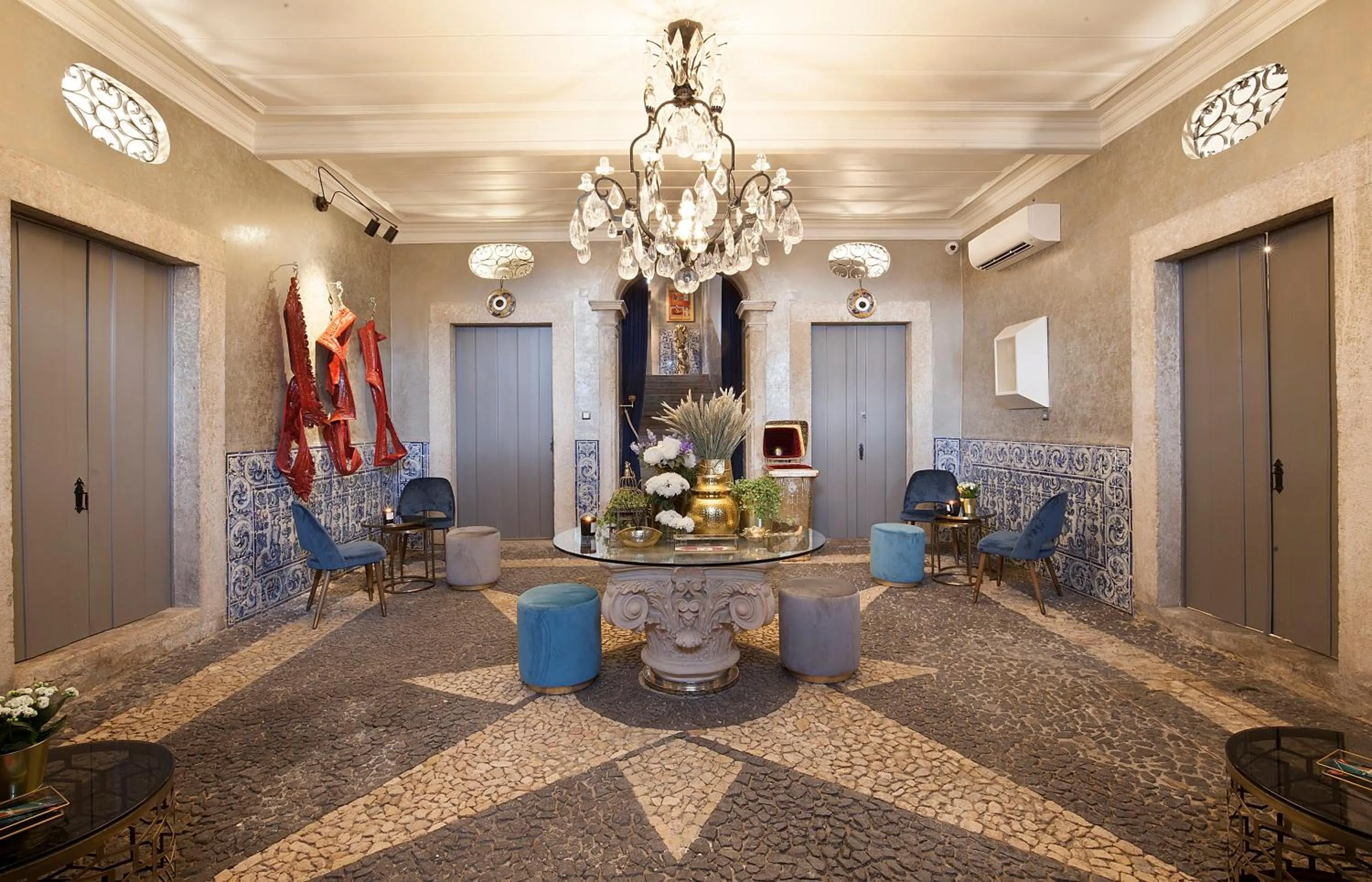 Seating area in Casa dell'Arte Club House