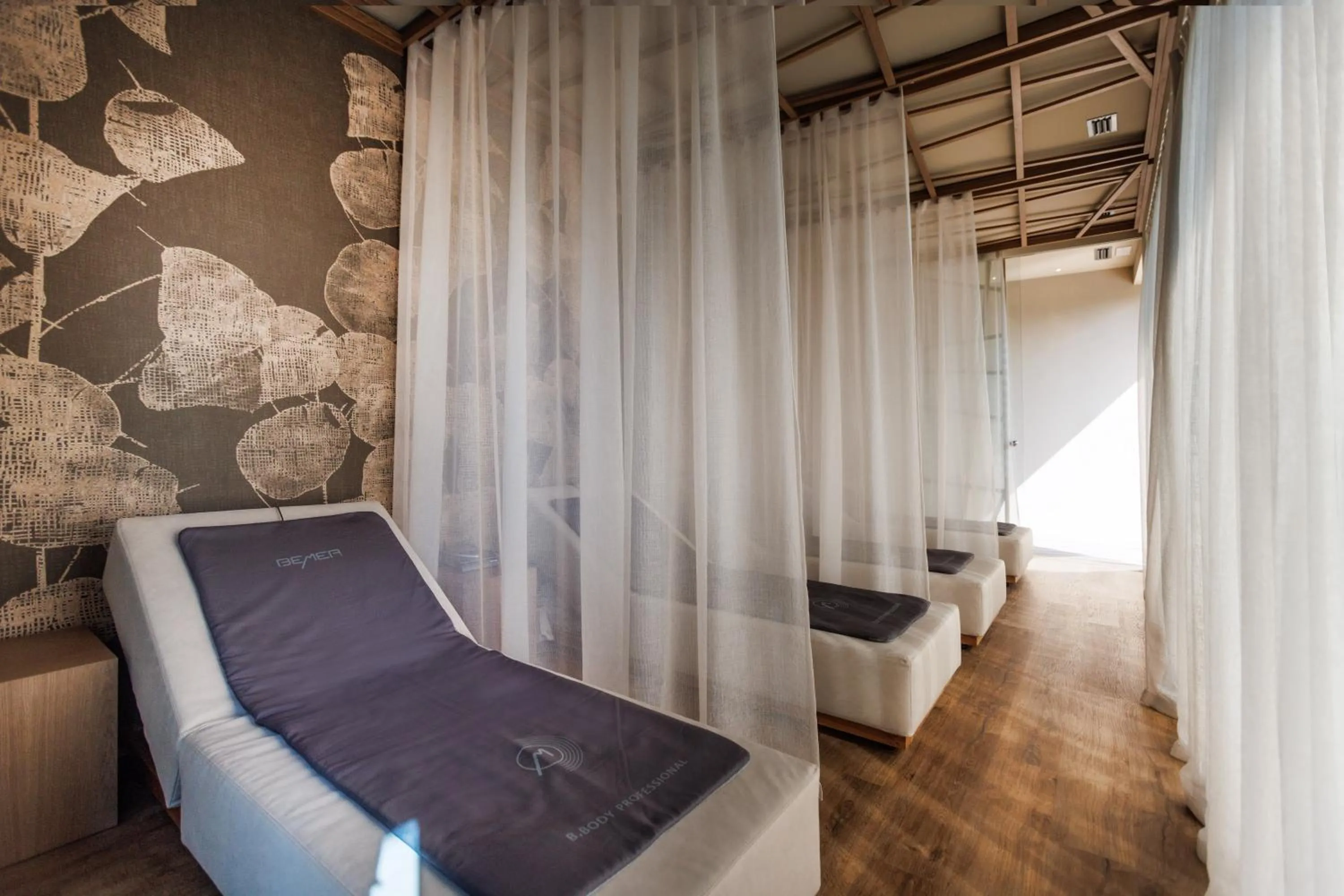 Massage, Bed in Park Hotel Imperial