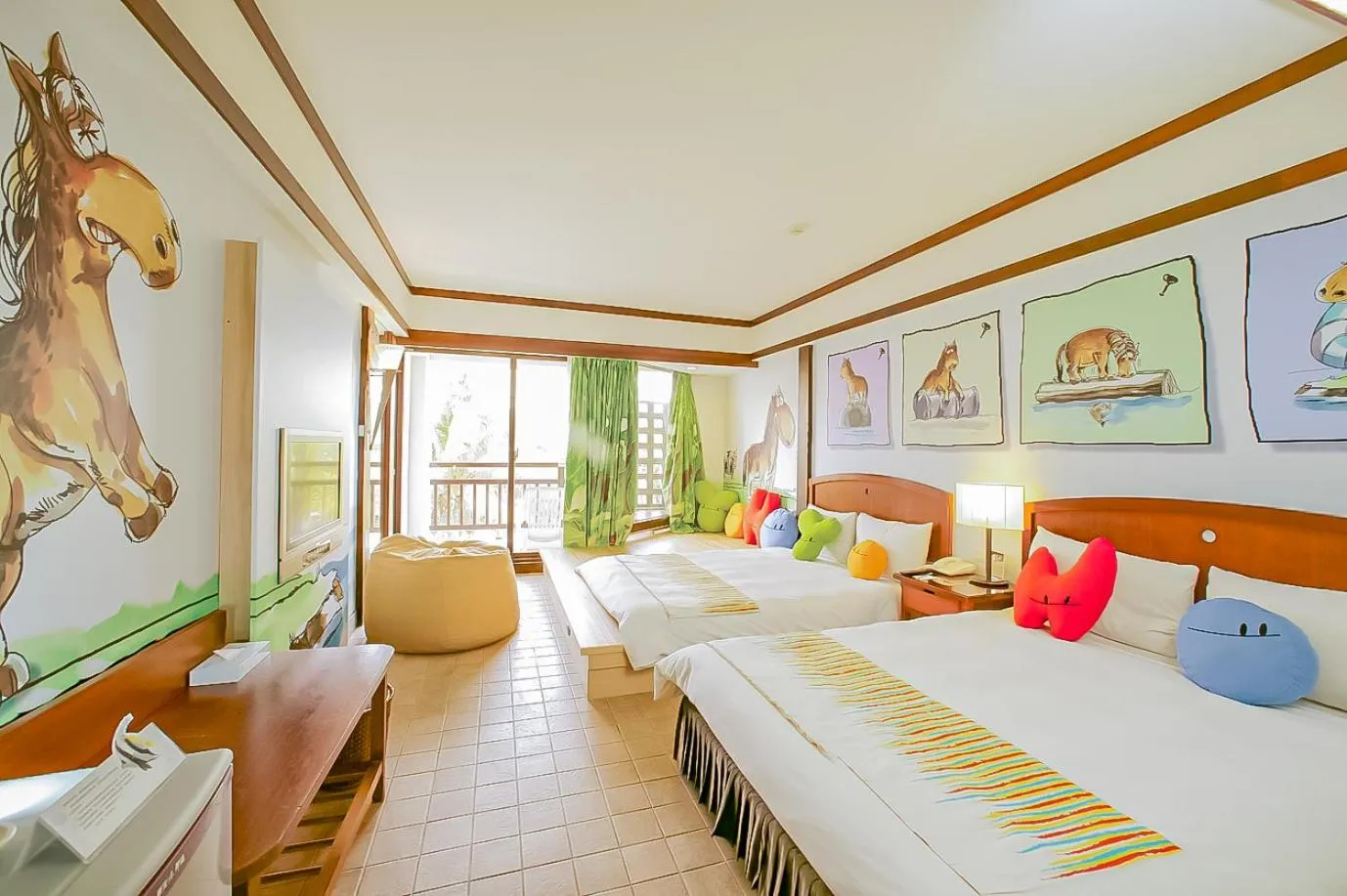 Photo of the whole room, Bed in Yoho Beach Resort Kenting