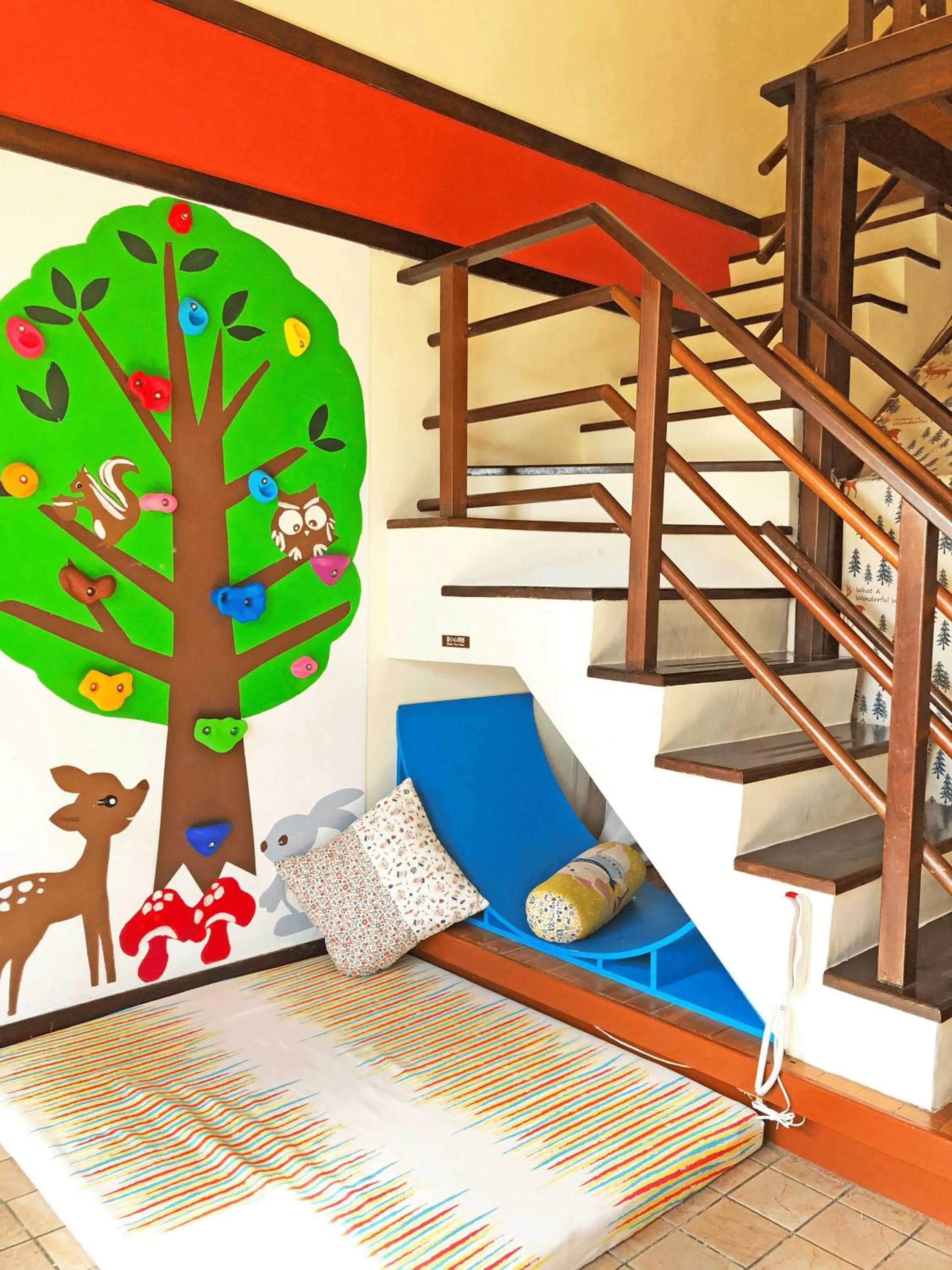 Photo of the whole room, Bed in Yoho Beach Resort Kenting