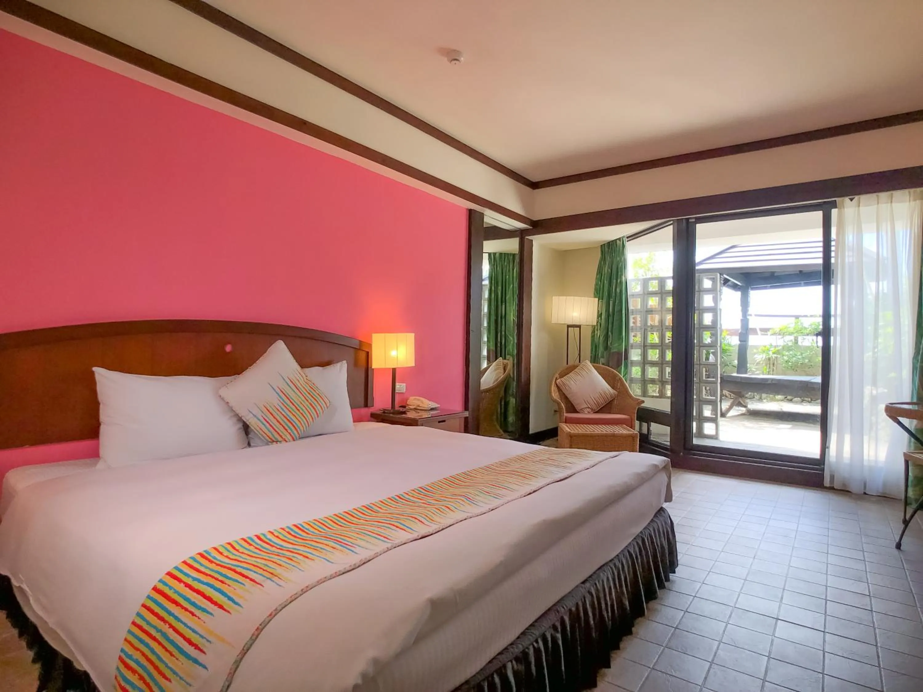 Bed in Yoho Beach Resort Kenting