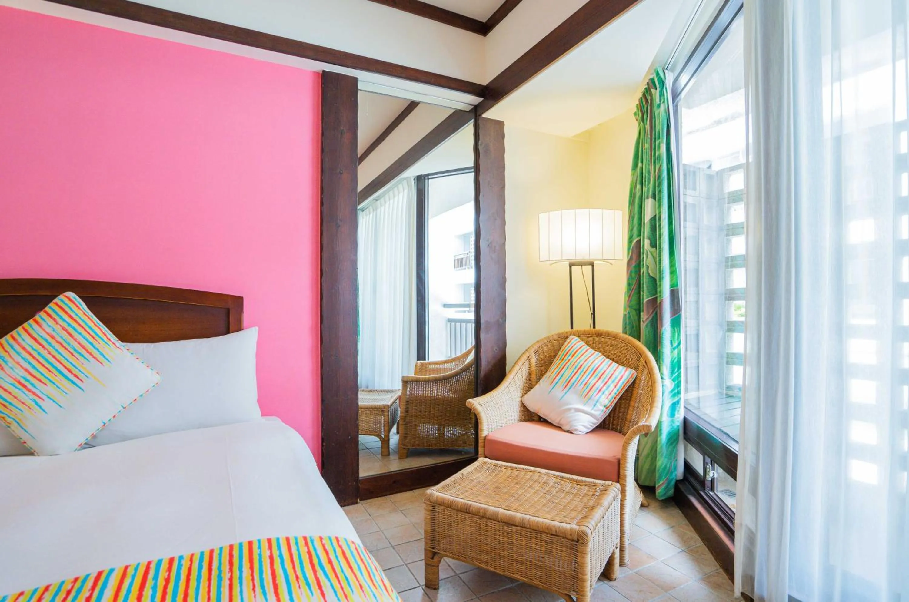 Bedroom, Bed in Yoho Beach Resort Kenting