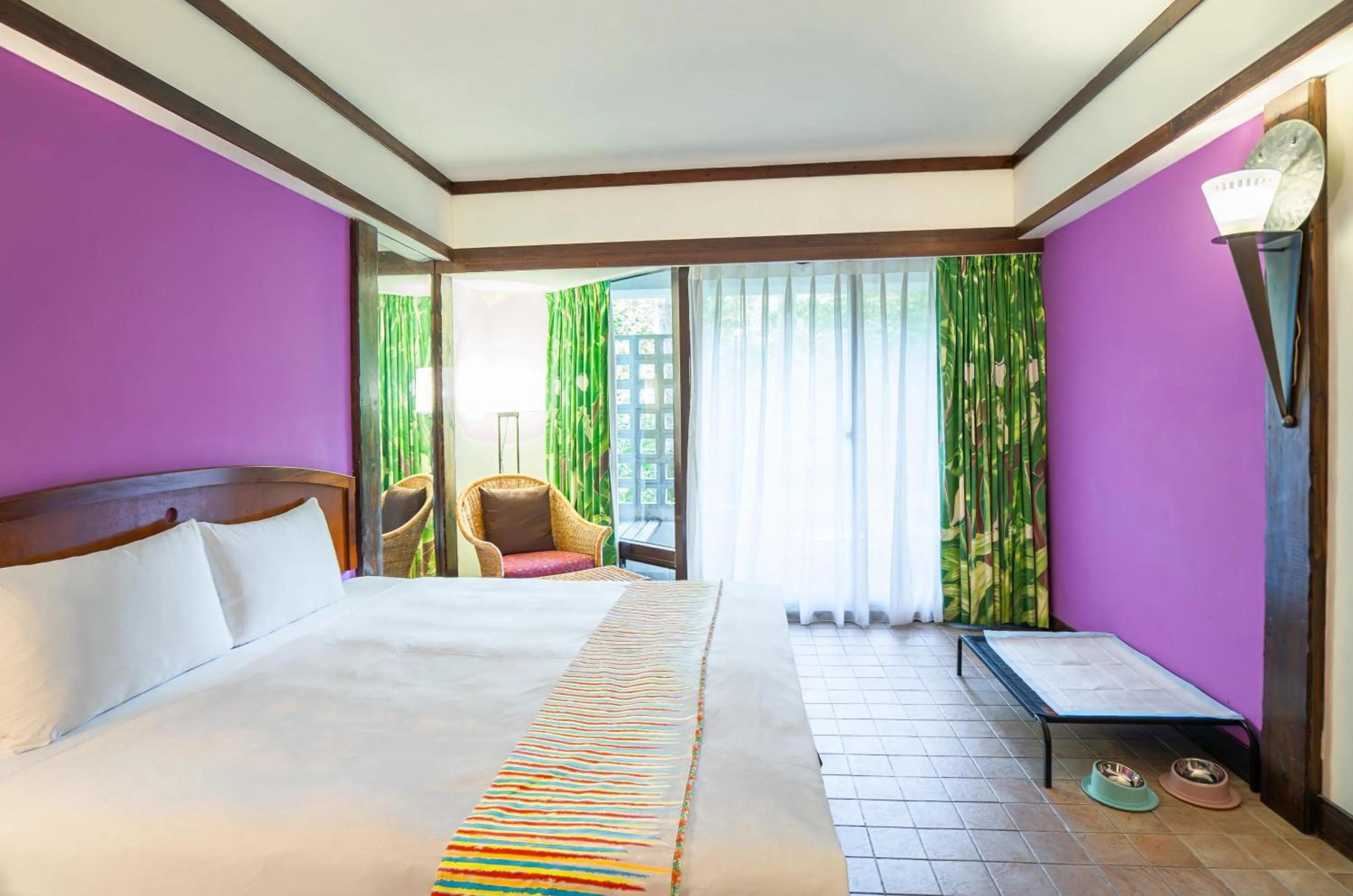 Photo of the whole room, Bed in Yoho Beach Resort Kenting
