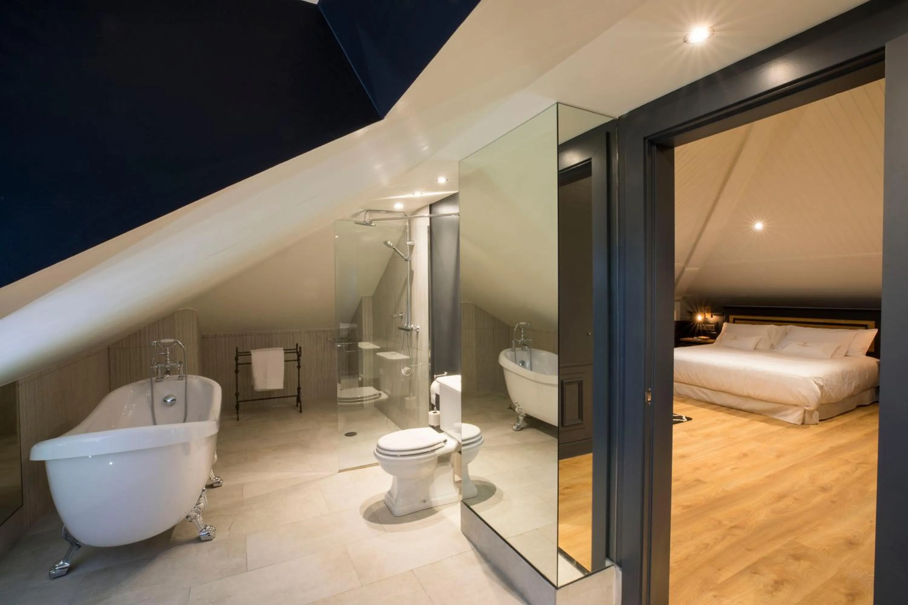 Shower, Bed in La Casa del Presidente