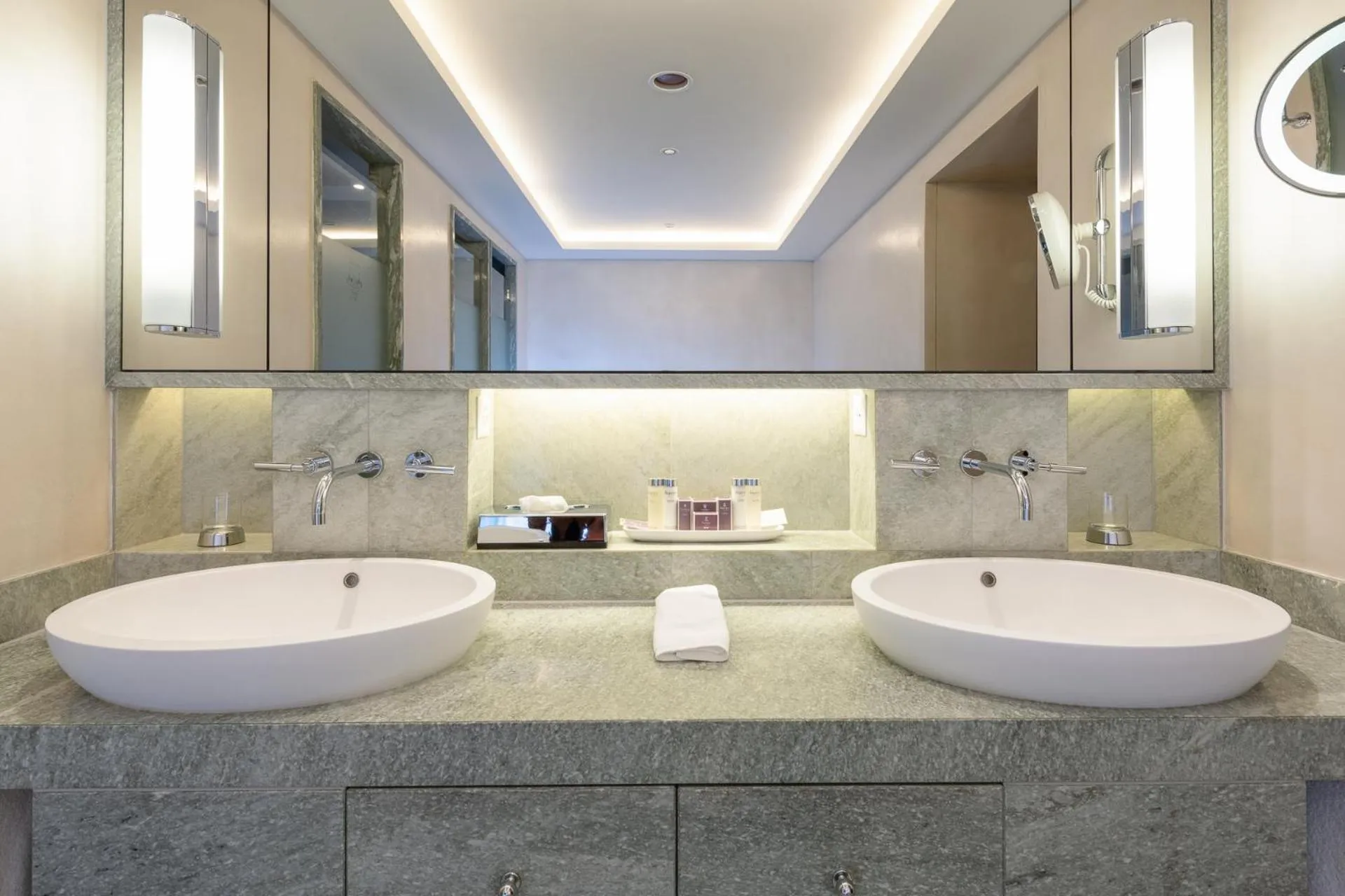 Bathroom in Suvretta House