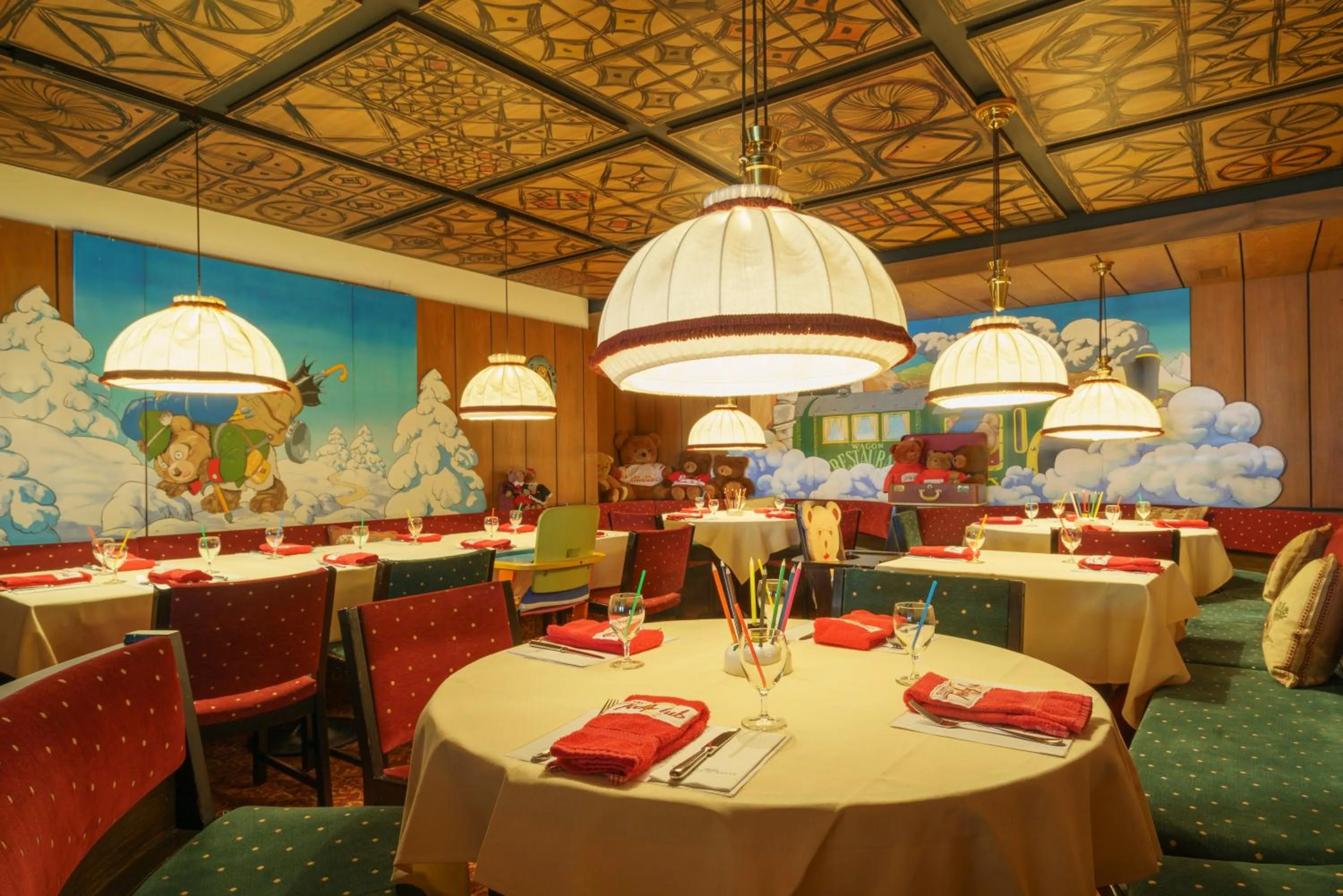 Restaurant/places to eat in Suvretta House