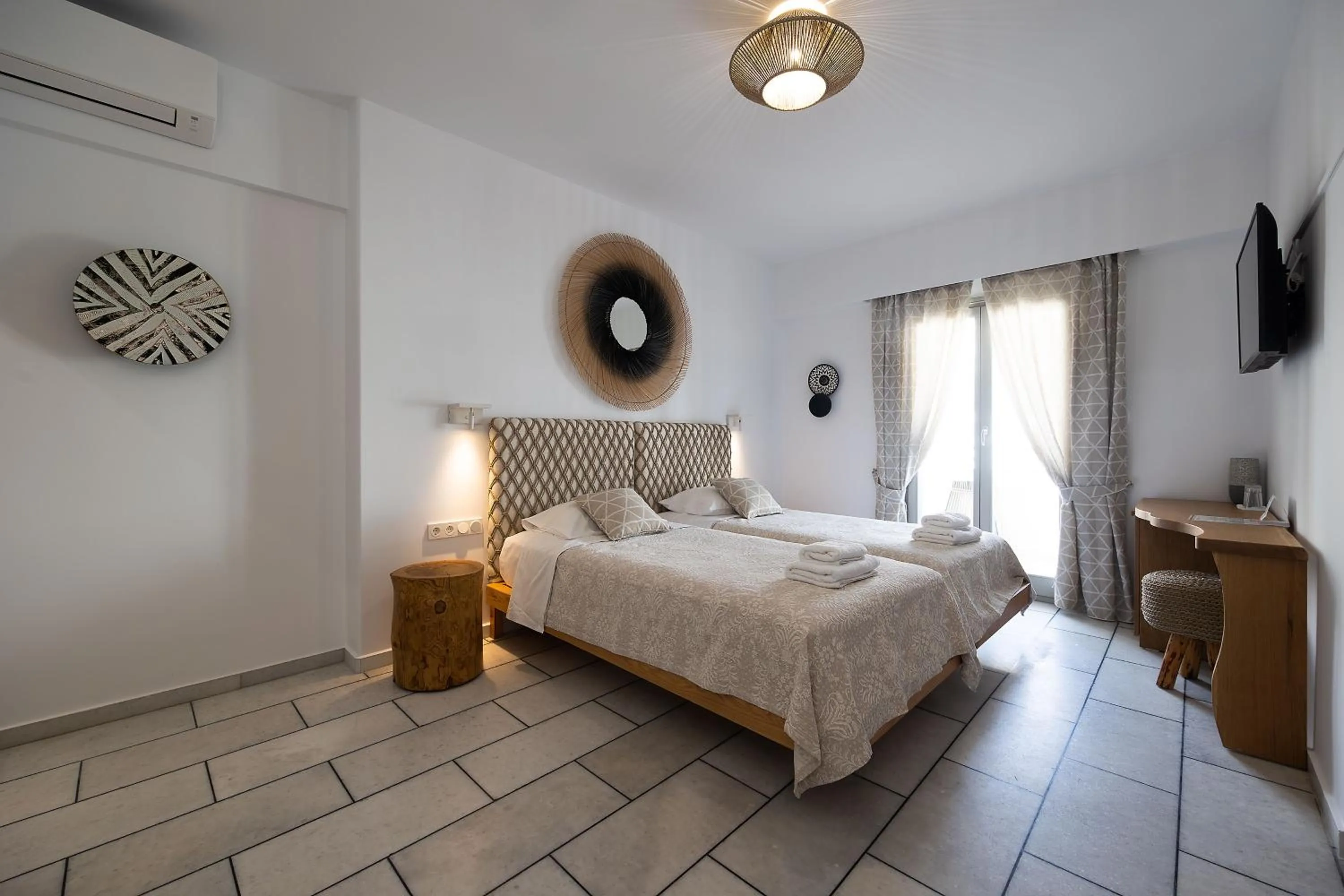 Shower, Bed in Hotel Villa Flora