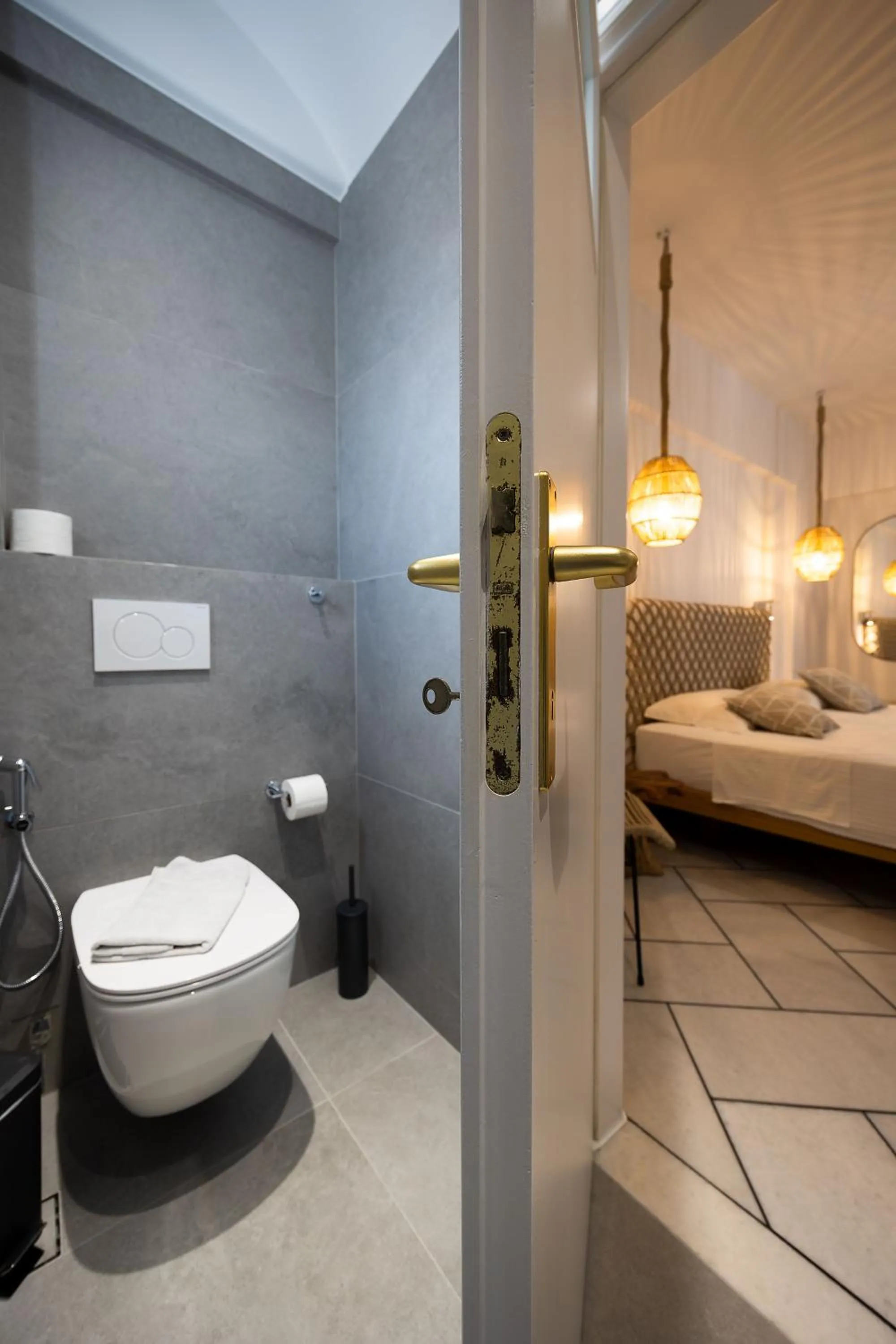 Shower, Bed in Hotel Villa Flora