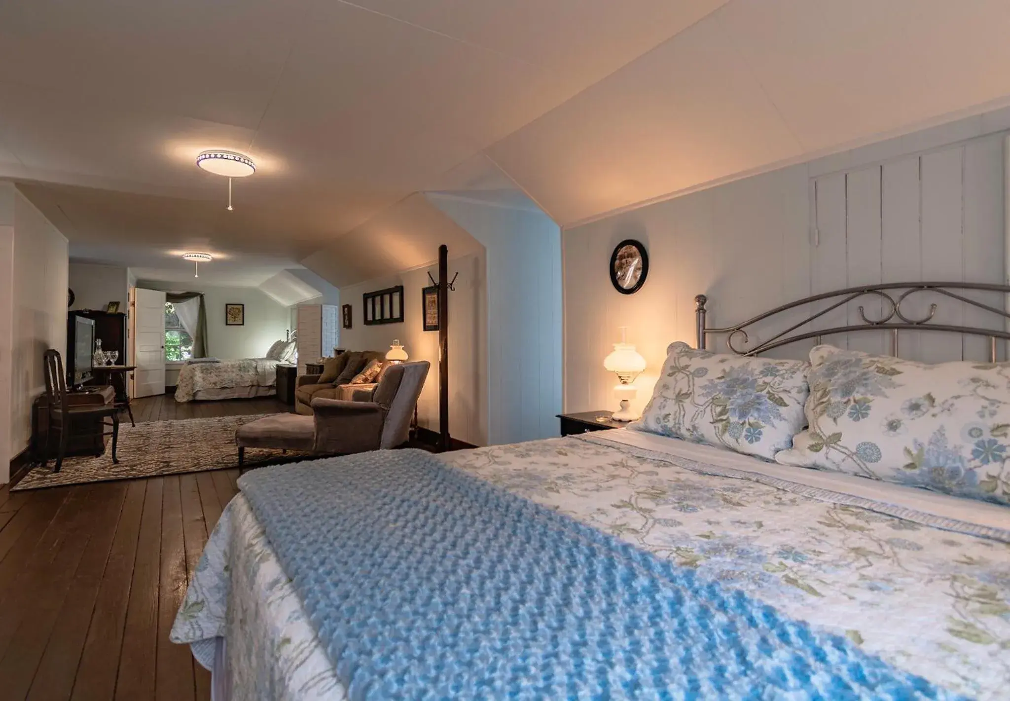 Suite in Riverboat Bed & Breakfast Suite in Riverboat Bed & Breakfast