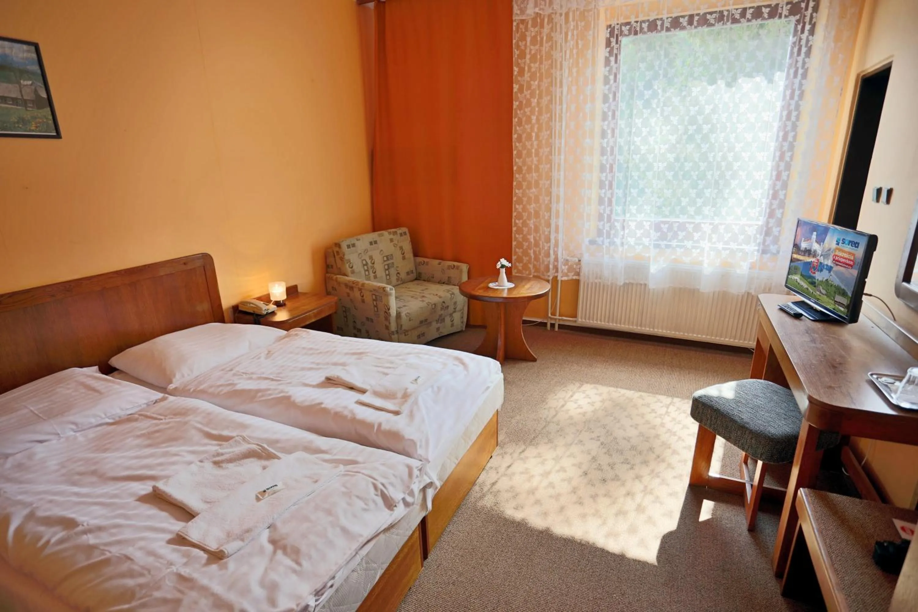 Photo of the whole room, Bed in Hotel SOREA ĎUMBIER