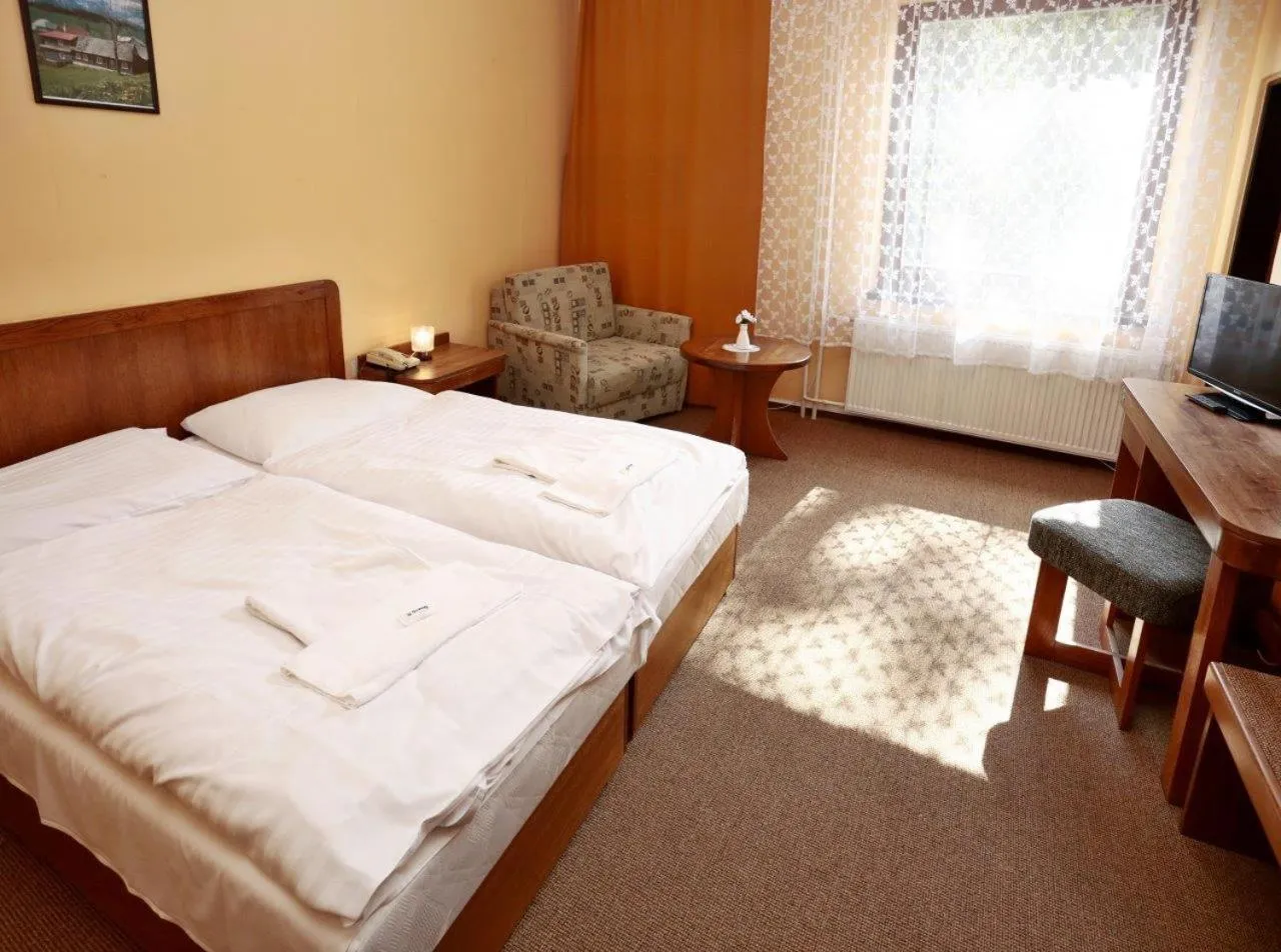 Photo of the whole room, Bed in Hotel SOREA ĎUMBIER