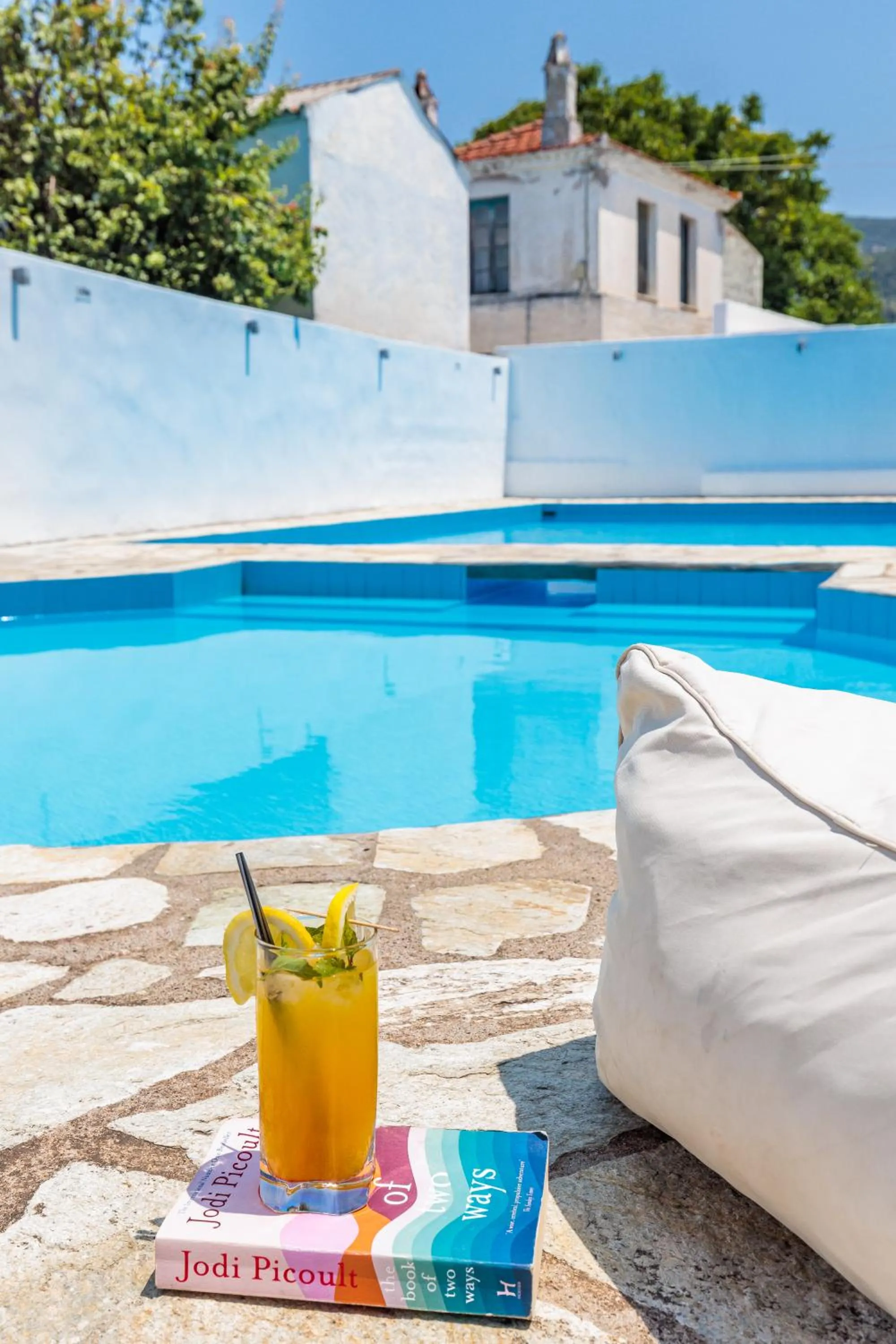 Swimming pool in Amalia Hotel