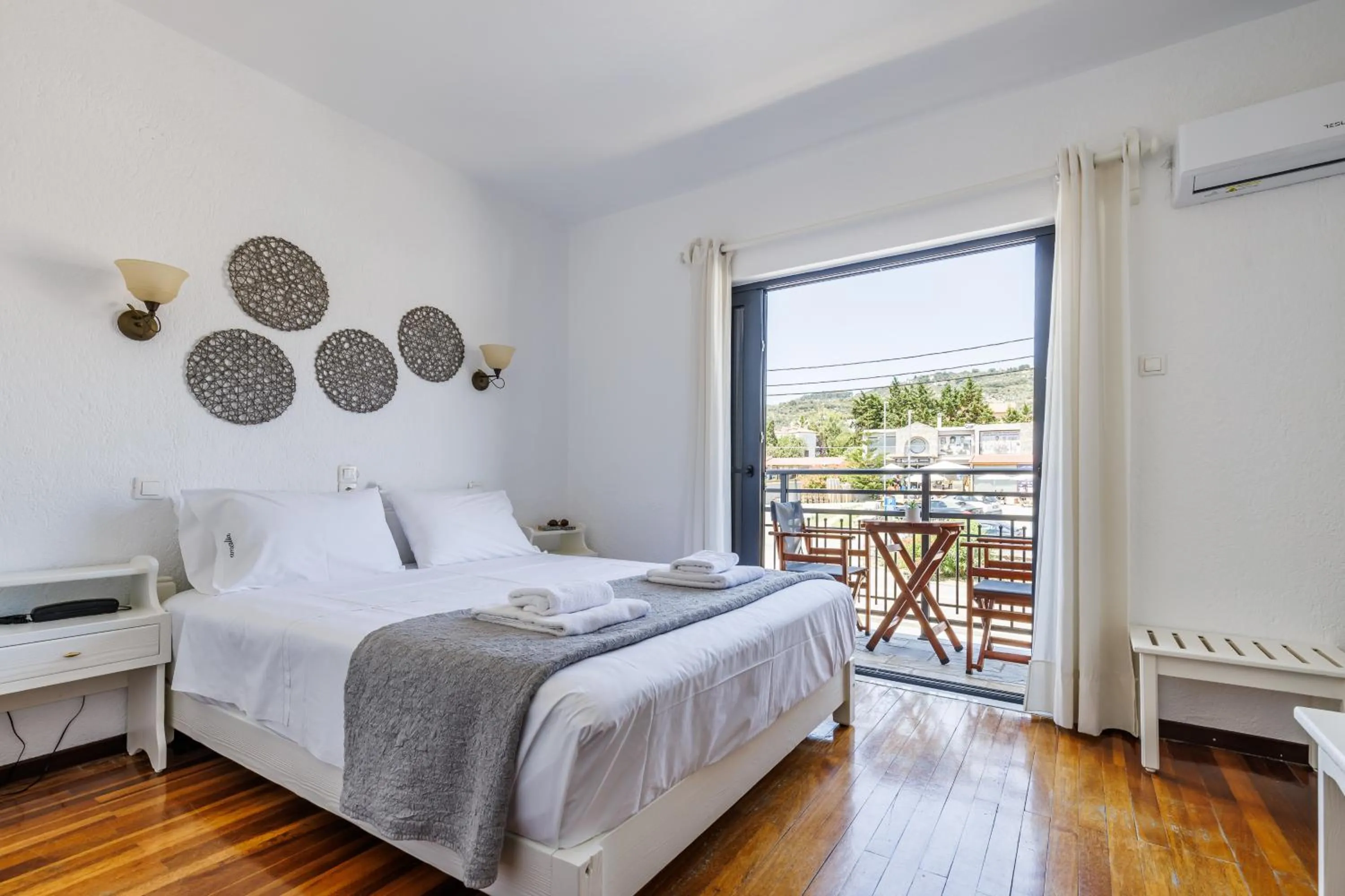 Bedroom, Bed in Amalia Hotel