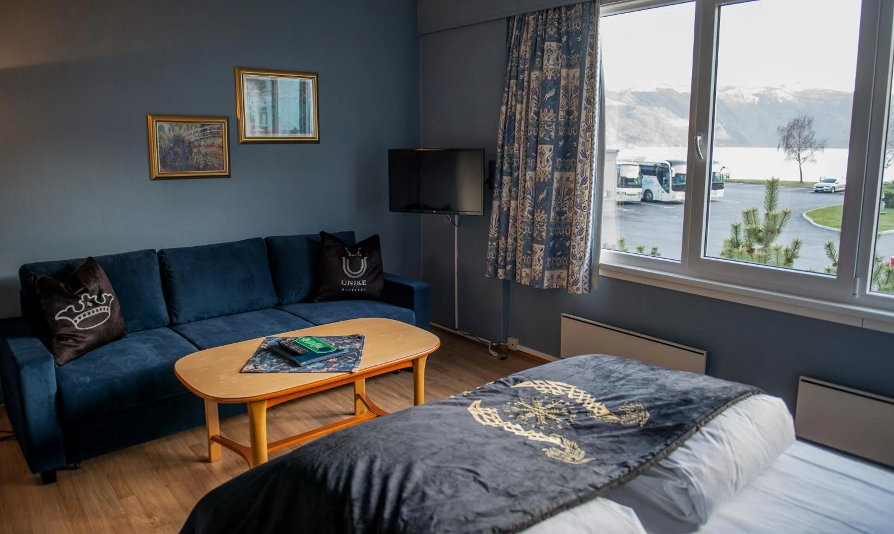 Bedroom, Bed in Leikanger Fjordhotel - Unike Hoteller