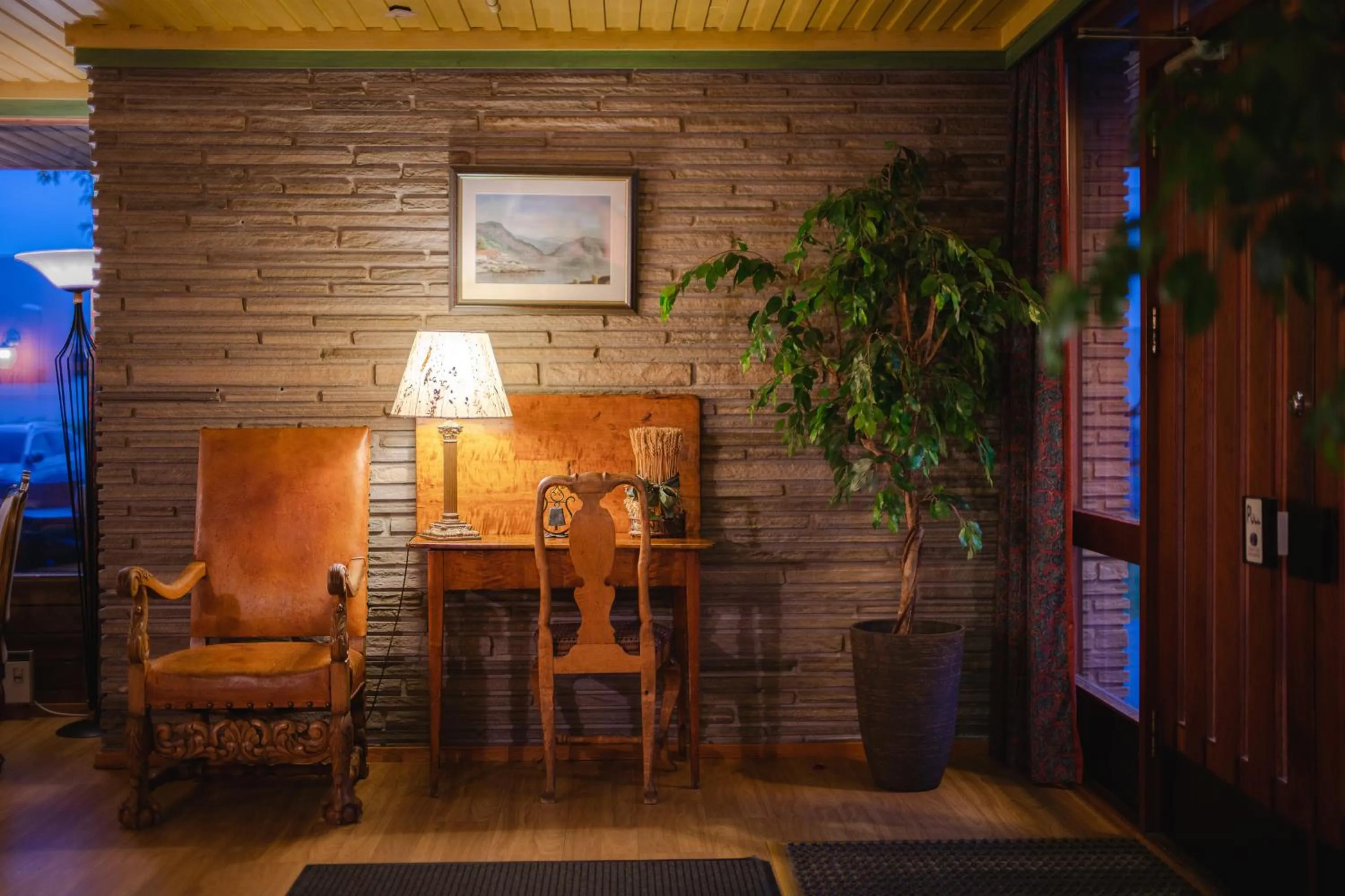 Lobby or reception in Leikanger Fjordhotel - Unike Hoteller