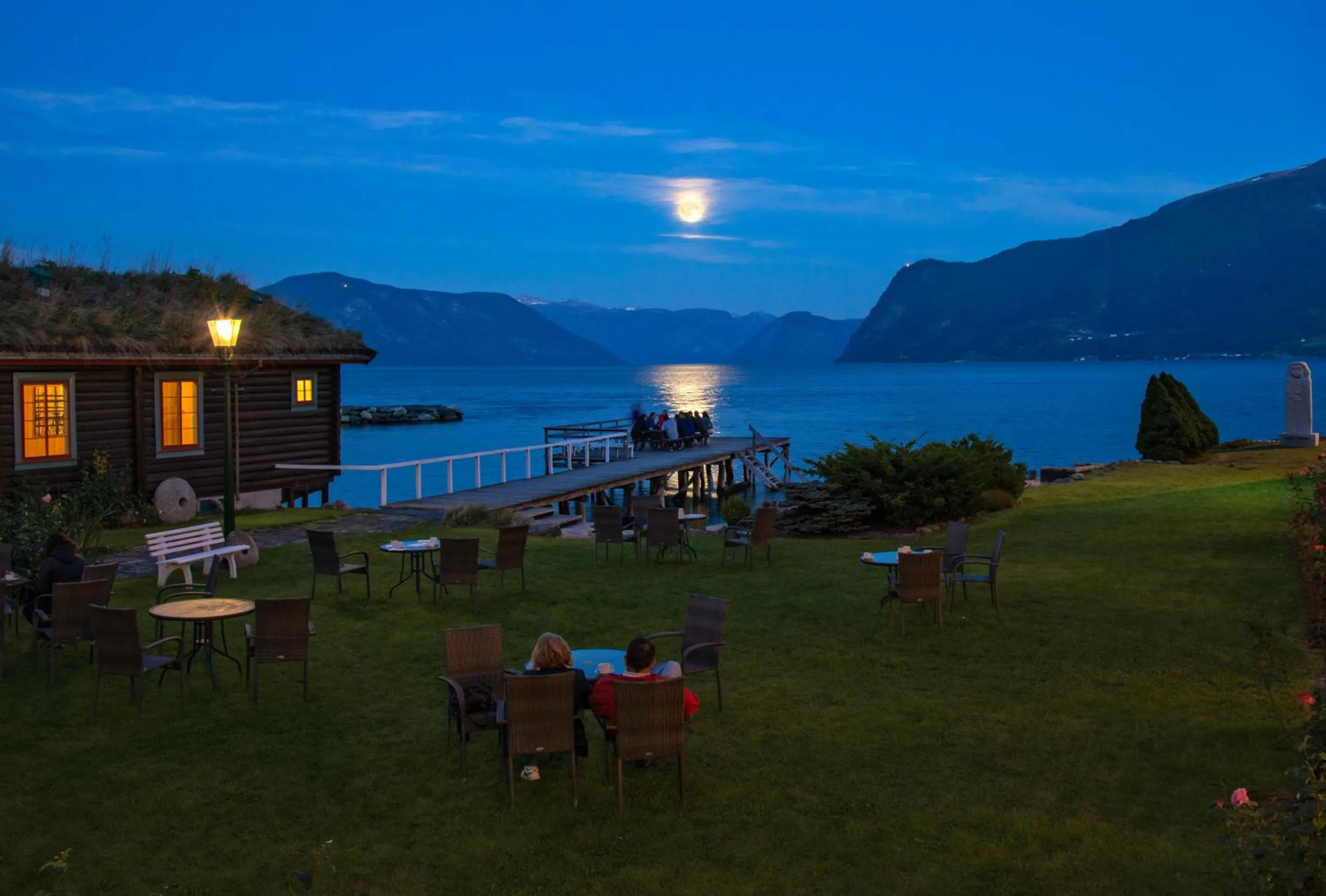 Sea view in Leikanger Fjordhotel - Unike Hoteller