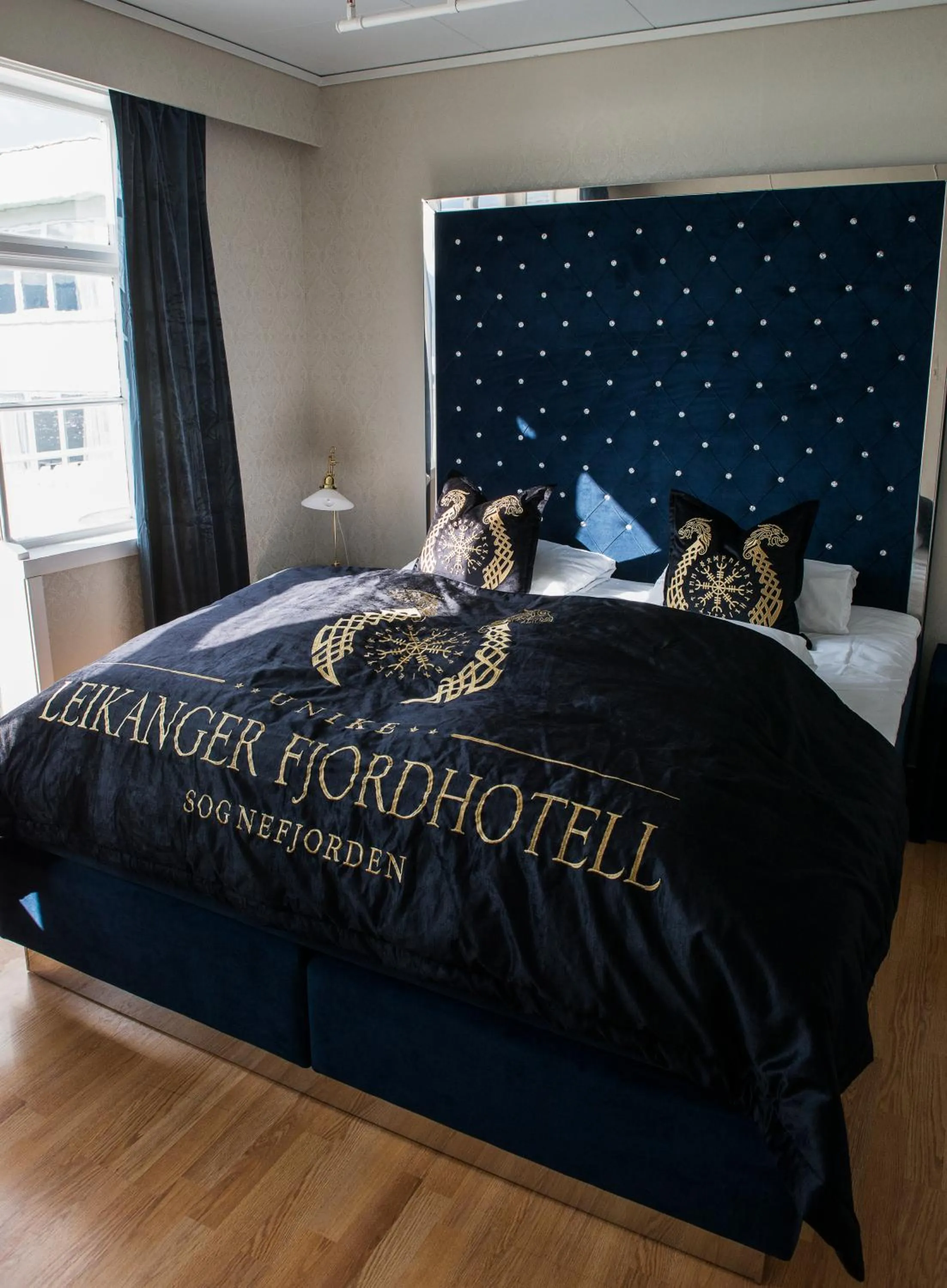 Bed in Leikanger Fjordhotel - Unike Hoteller