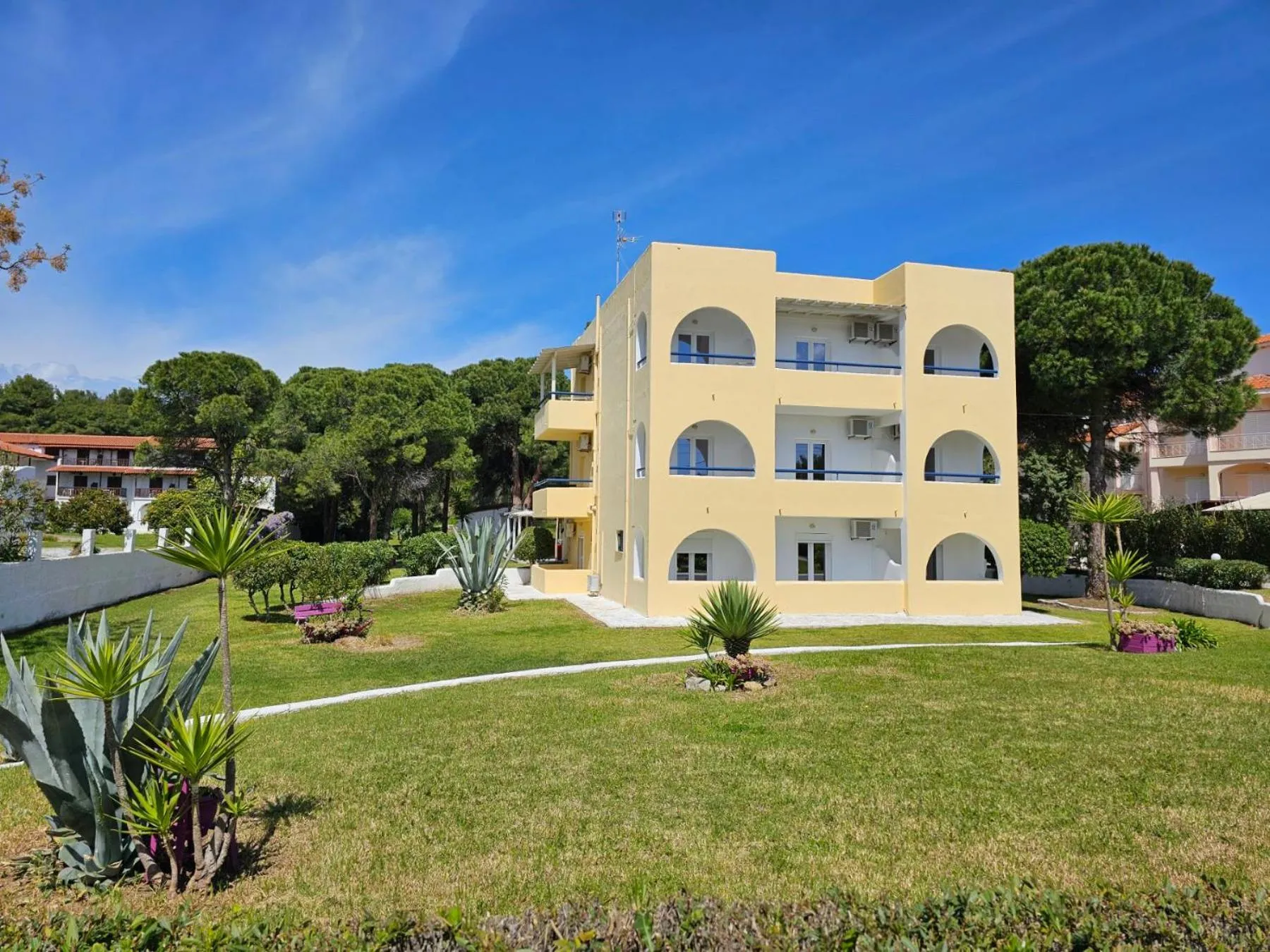 Property building in Maistrali Studios