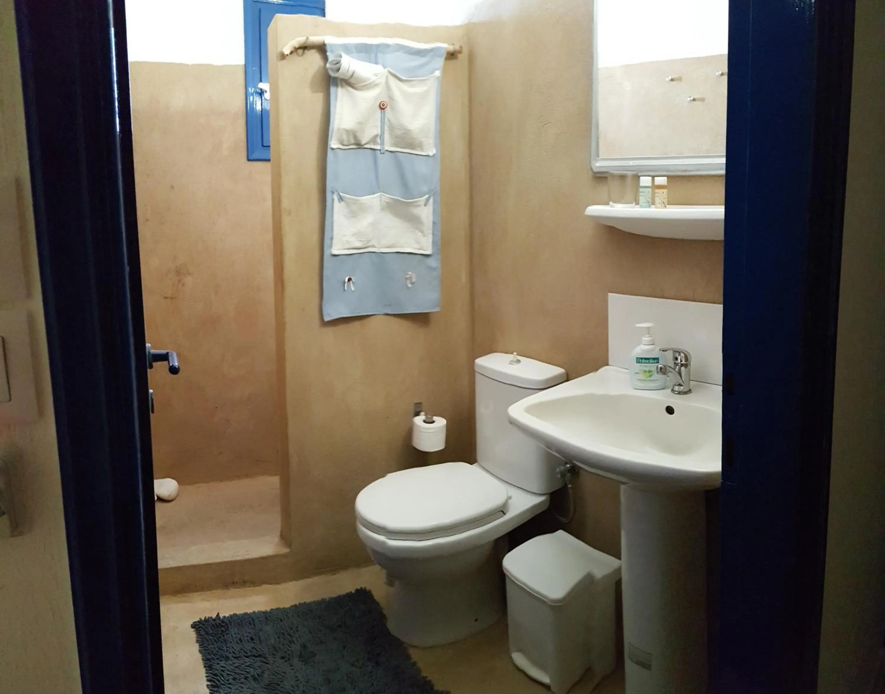 Bathroom in Maistrali Studios