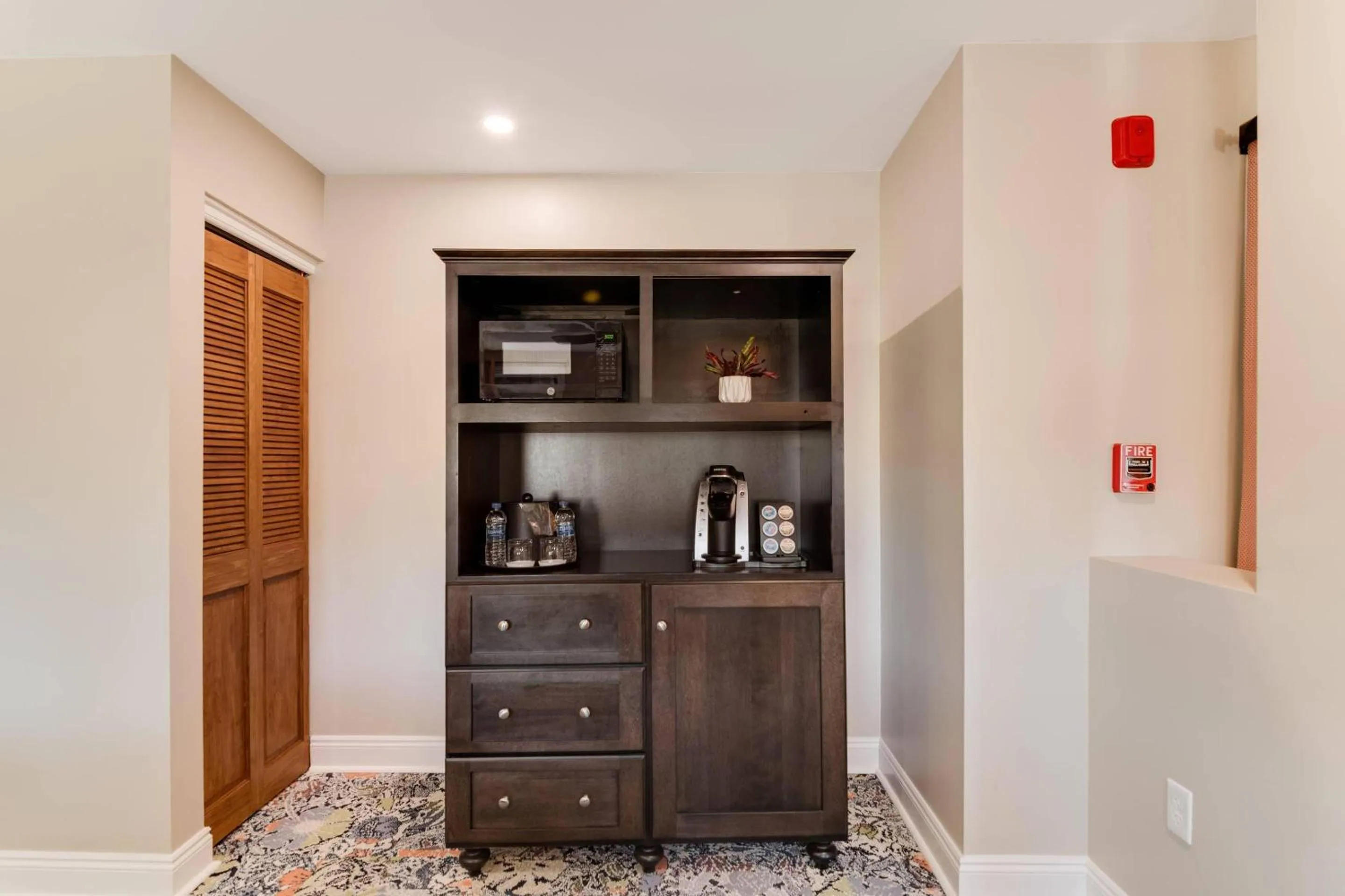 Bedroom in The Port Inn and Cottages, an Ascend Collection Hotel