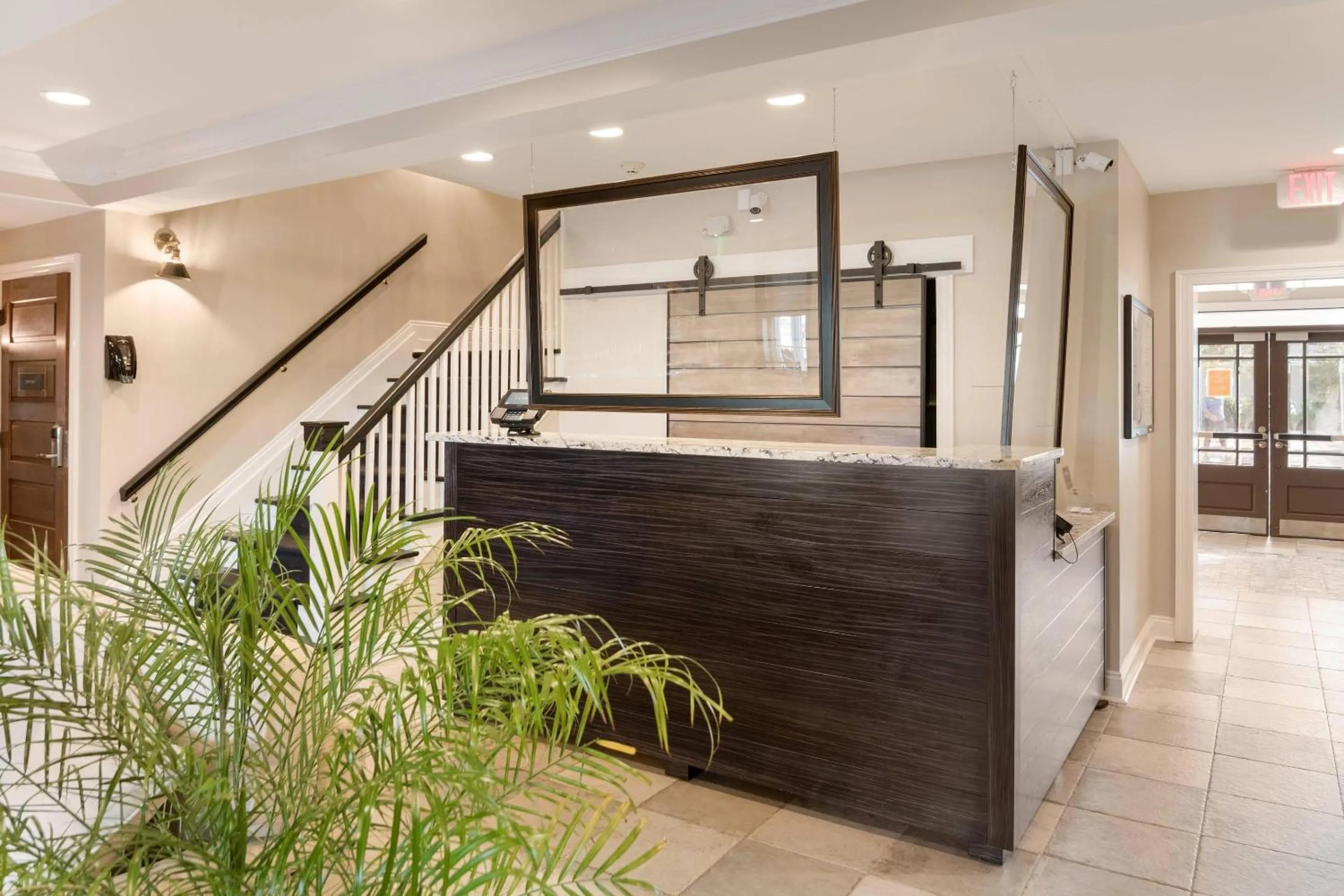 Lobby or reception in The Port Inn and Cottages, an Ascend Collection Hotel