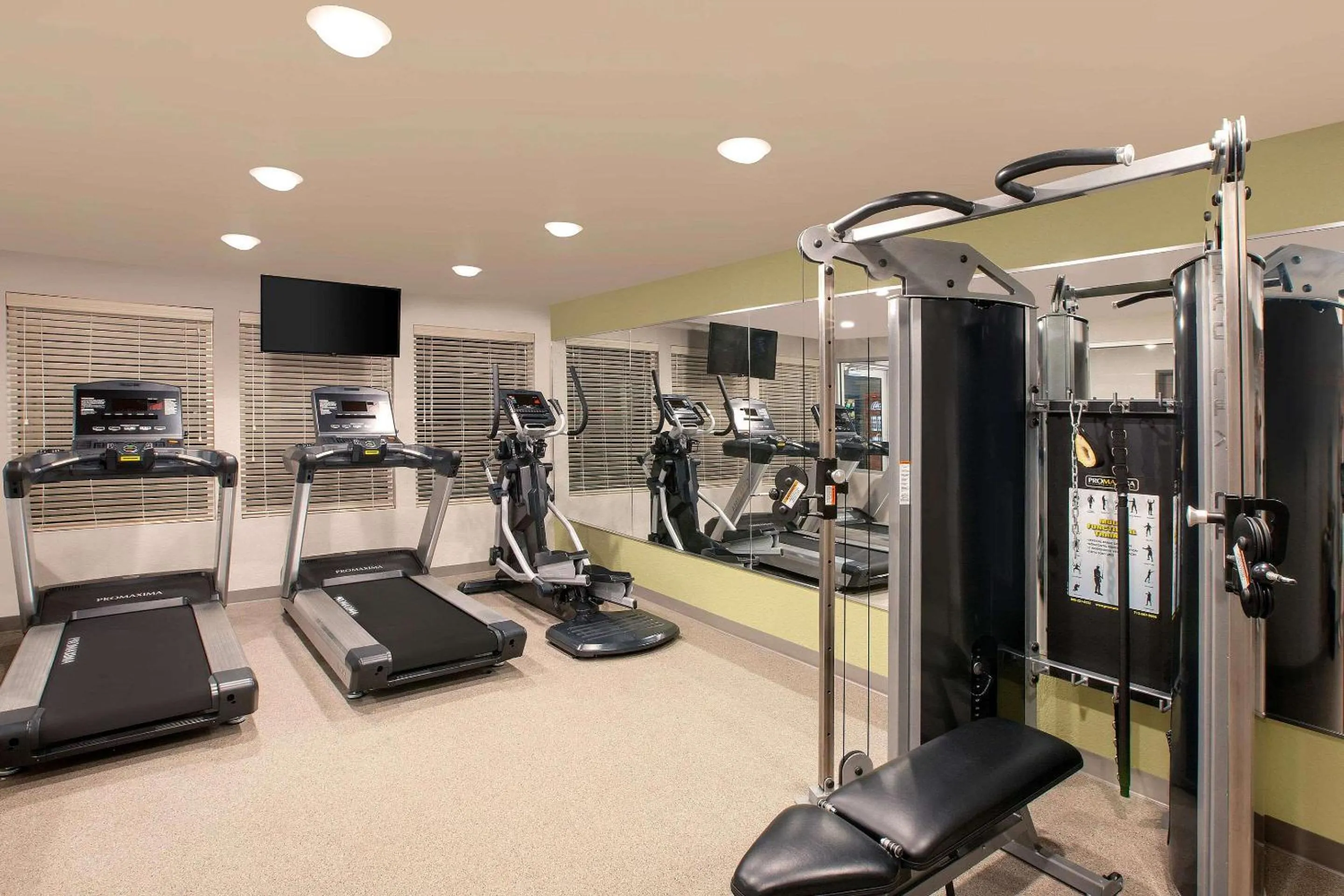 Fitness centre/facilities in WoodSpring Suites Houston 288 South Medical Center