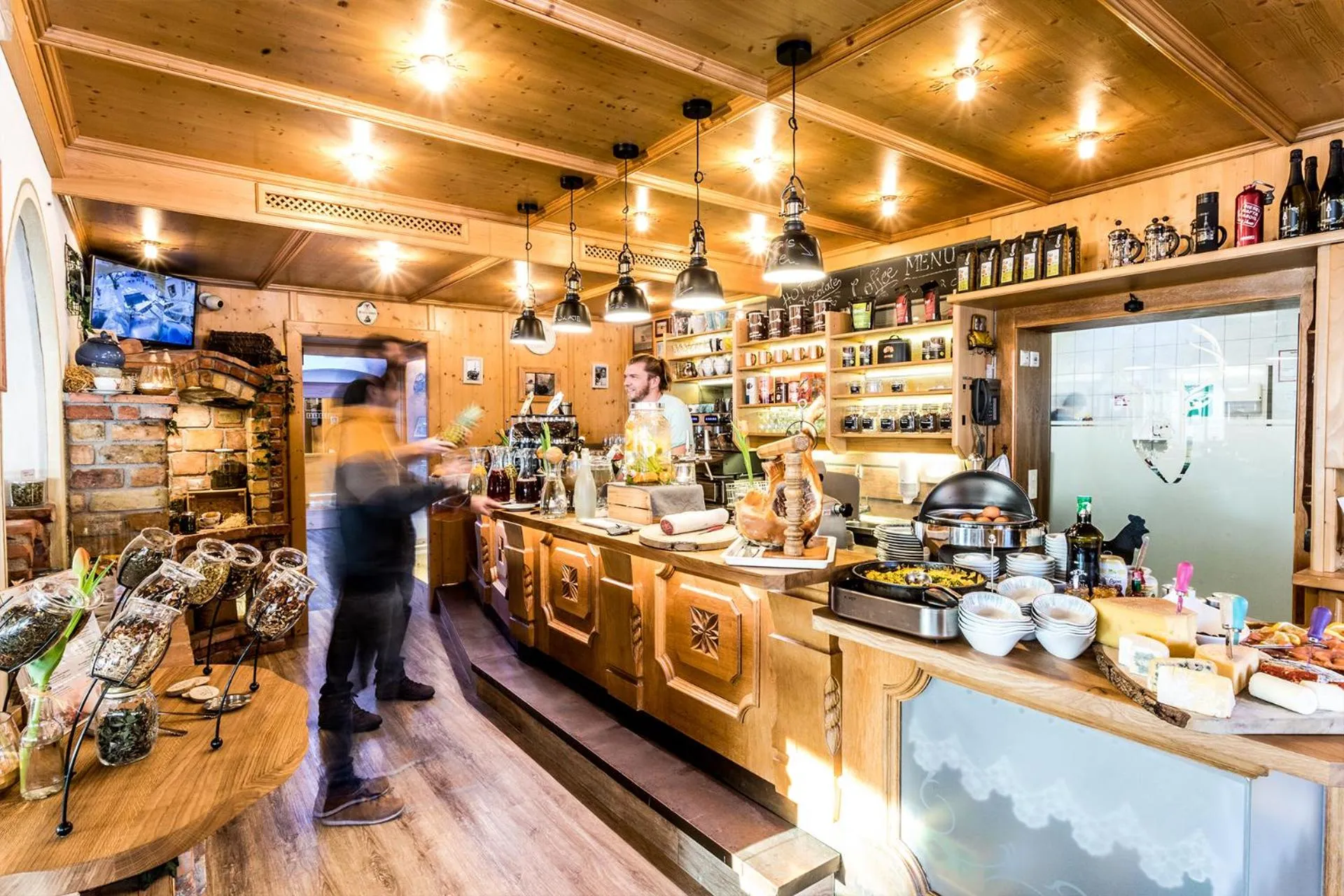 Lounge or bar in ALPENHOTEL TYROL - B&B - ADULTS ONLY - Alpines Lifestylehotel - BIO & Nachhaltig