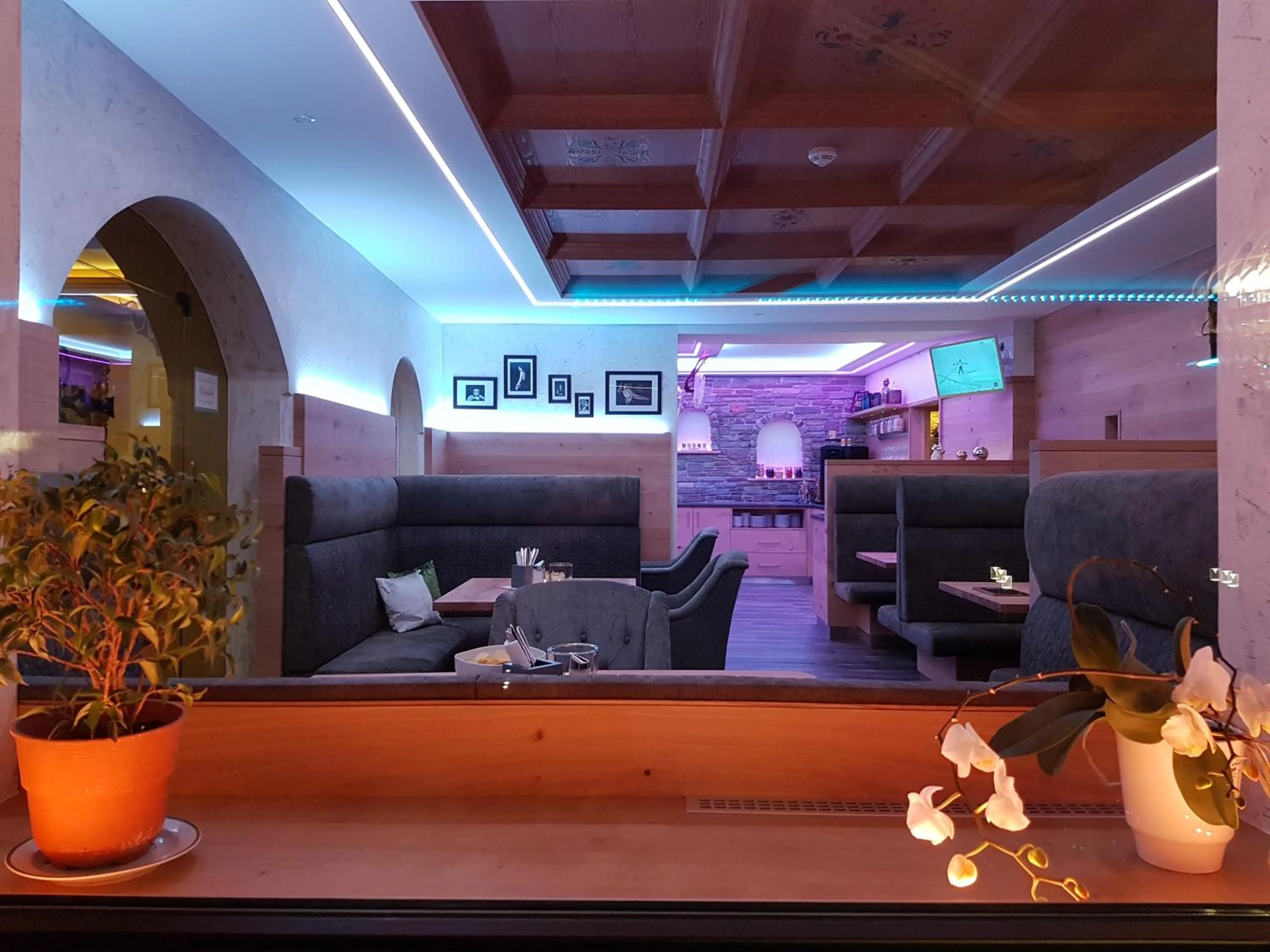 Nightclub / DJ in ALPENHOTEL TYROL - B&B - ADULTS ONLY - Alpines Lifestylehotel - BIO & Nachhaltig