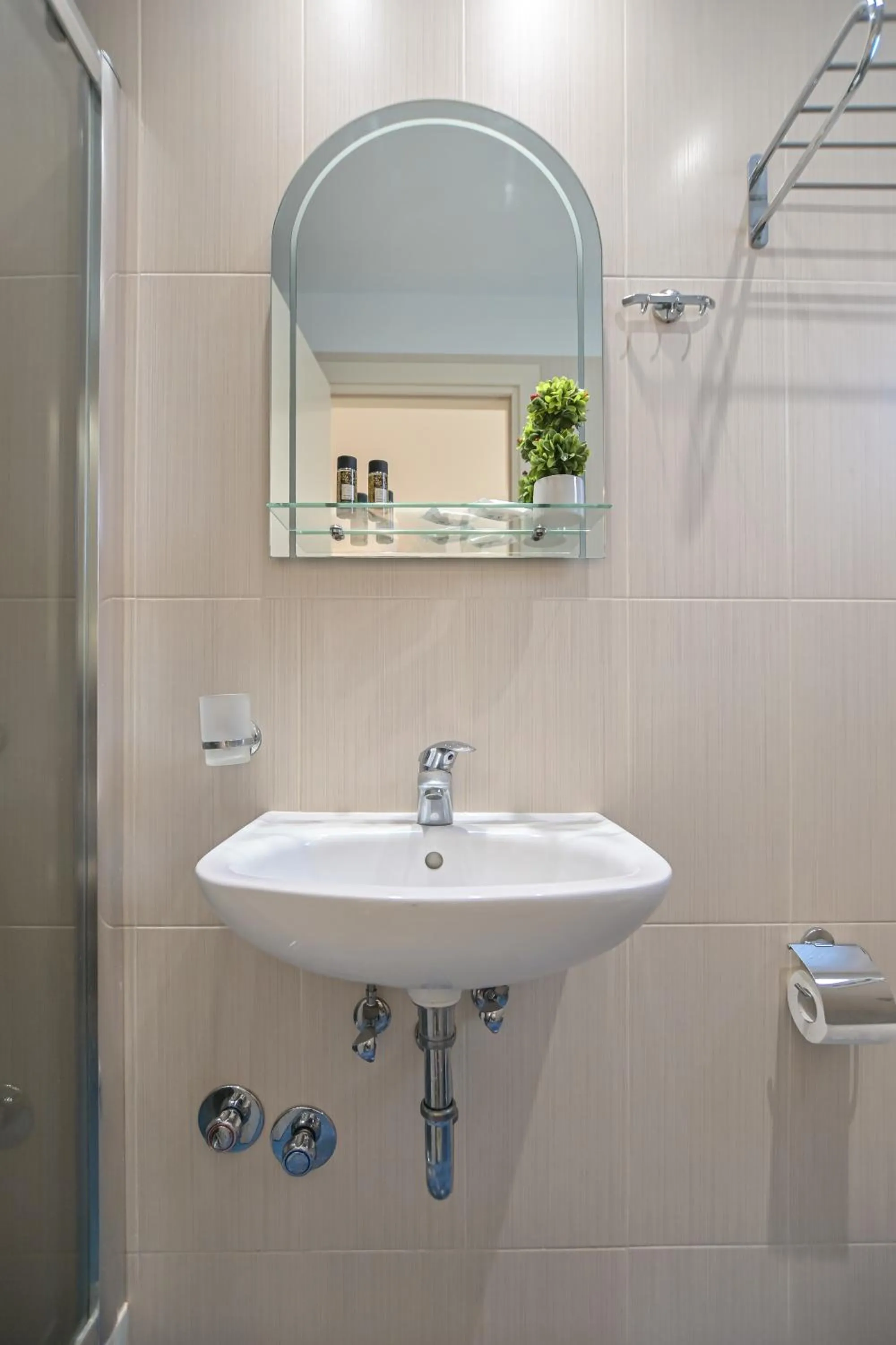 Bathroom in Hotel Zeus