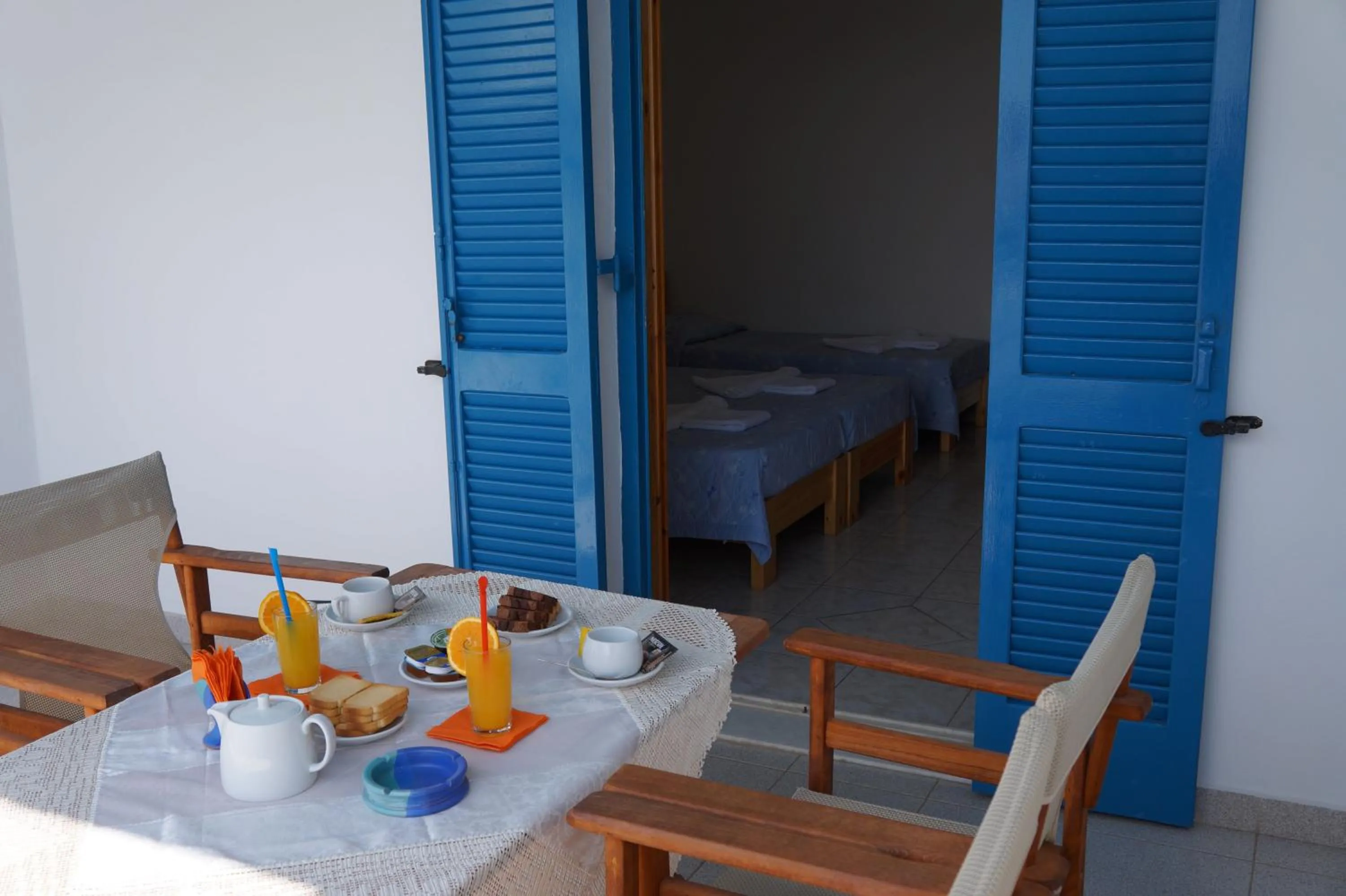 Balcony/Terrace, Bed in Hotel Zeus