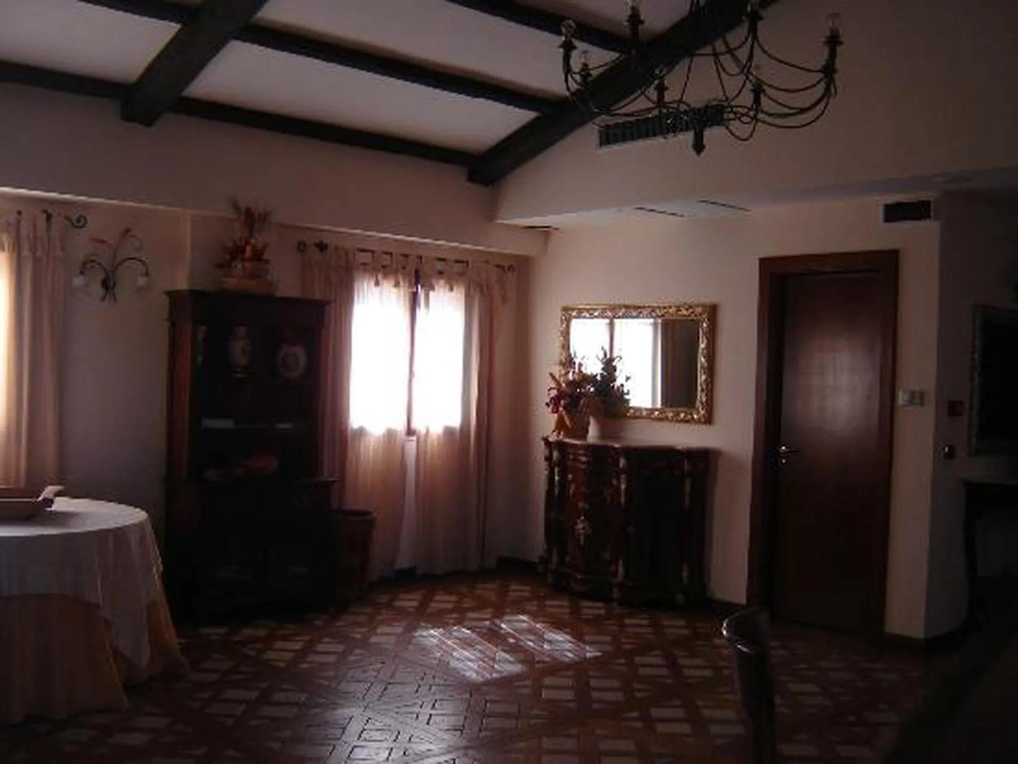 Decorative detail in La Locanda di Castromediano - Al Becco della Civetta