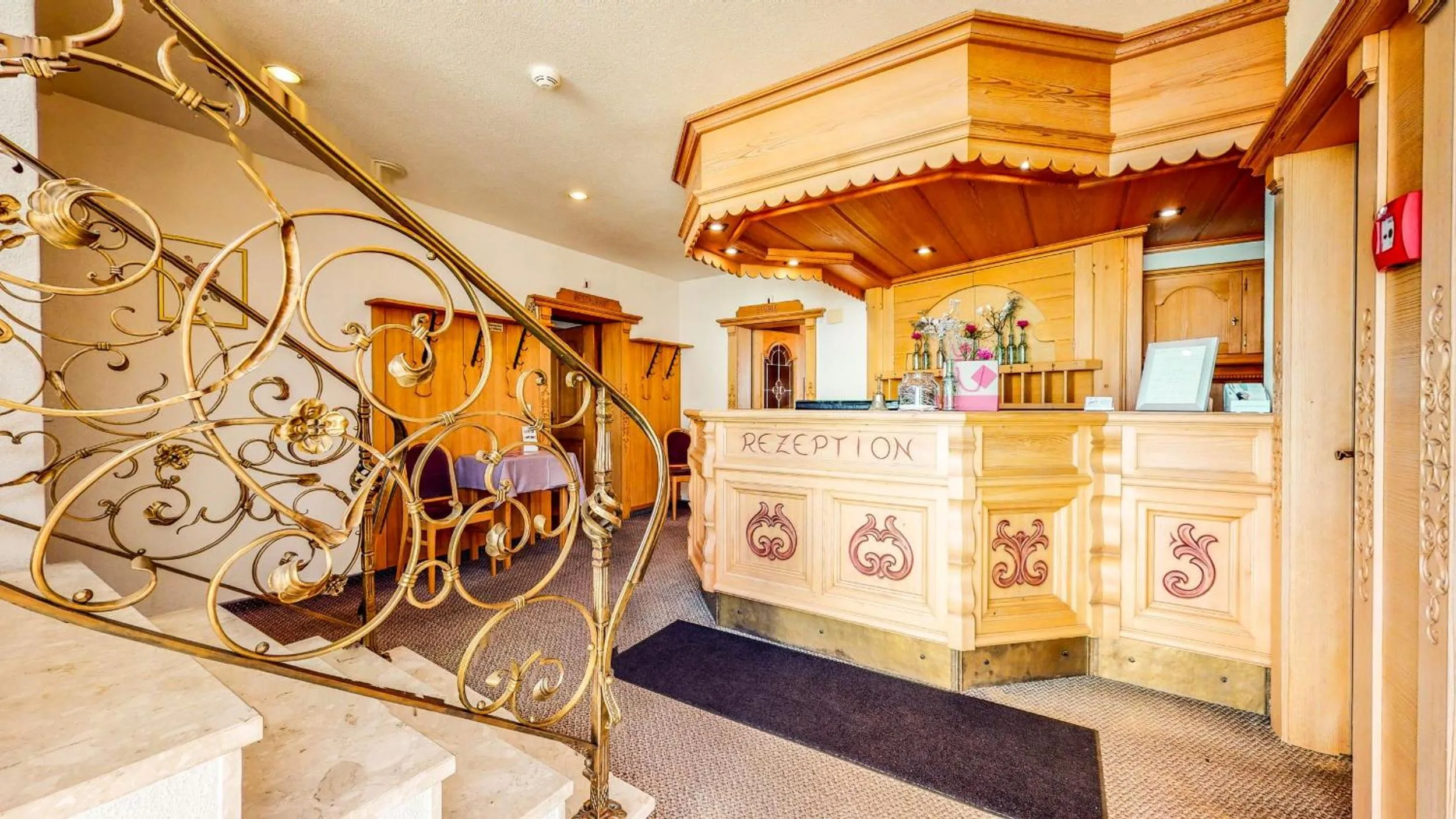 Facade/entrance in Schweizerhof