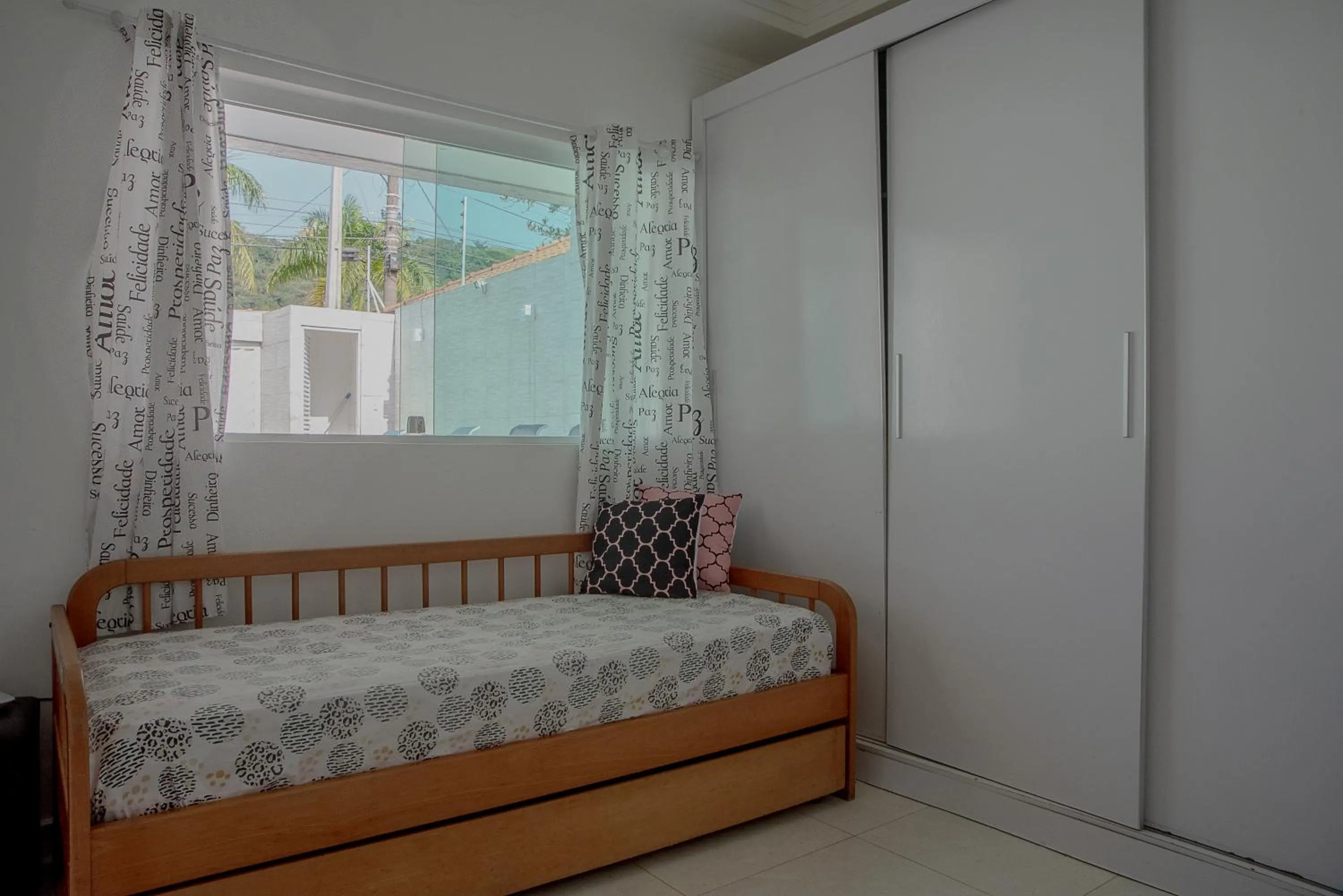 Bedroom, Bed in Casa Praia do Pernambuco Guarujá temporada guaruja