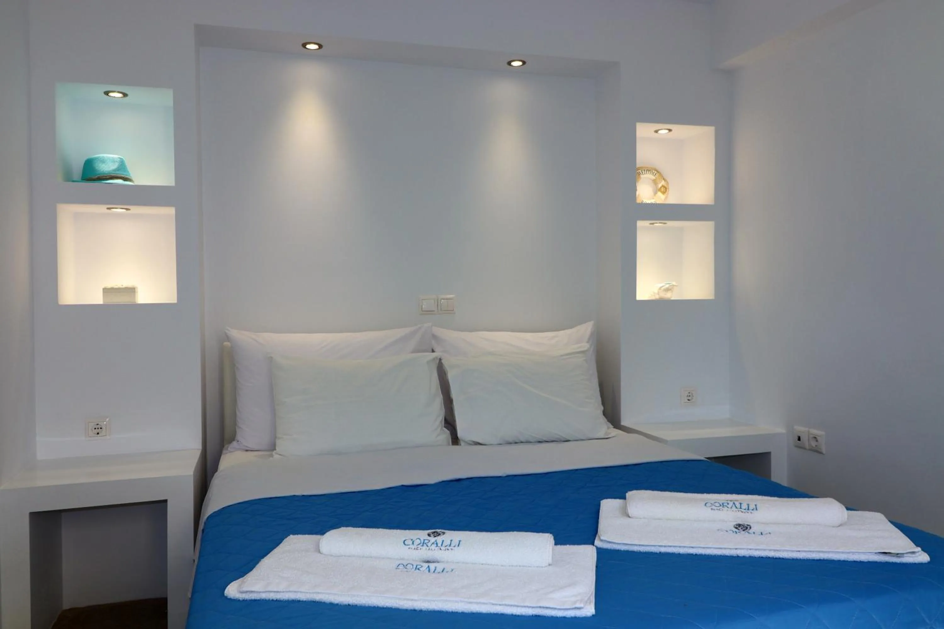 Bedroom, Bed in Coralli Beach Apartments