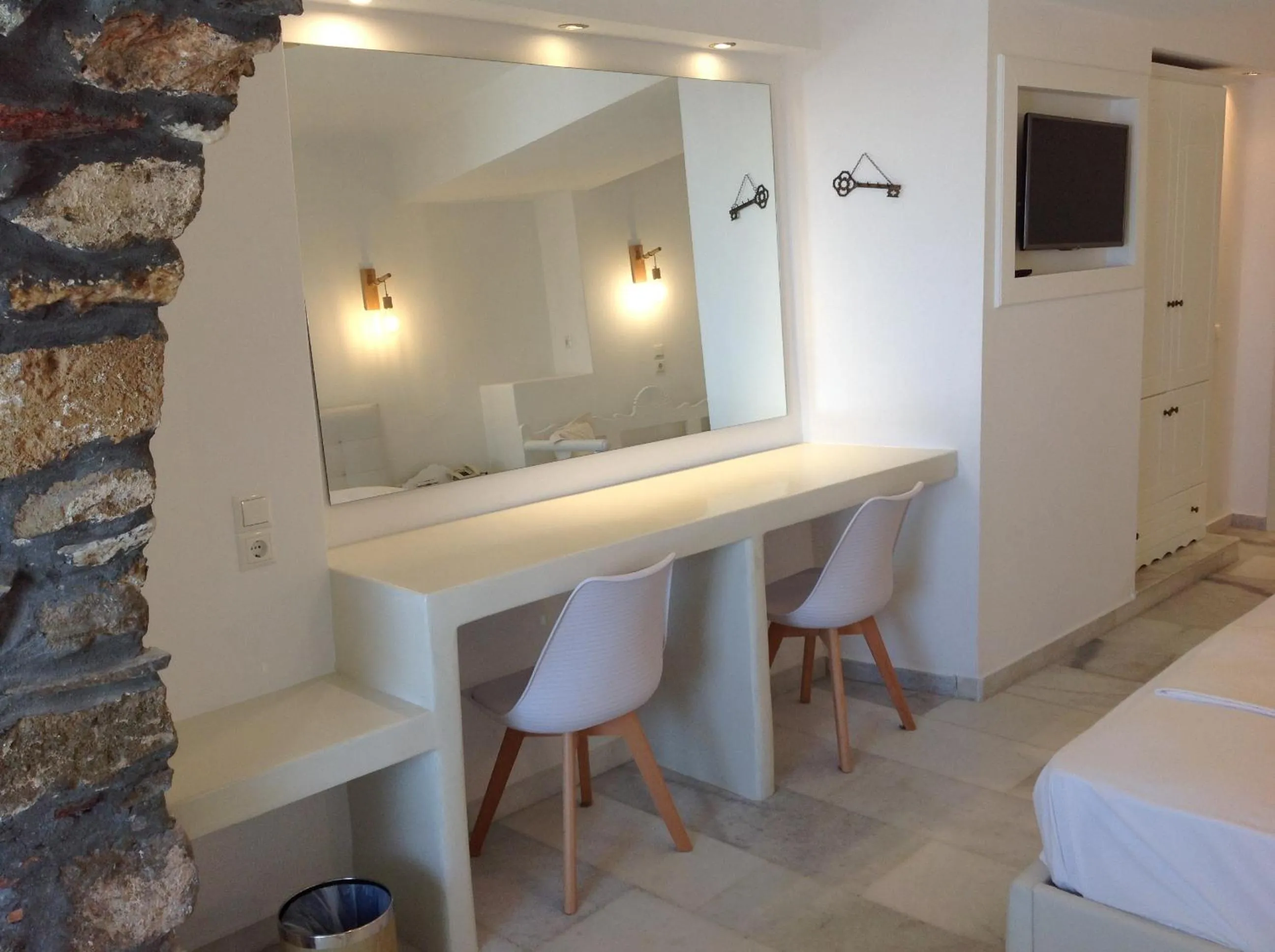 Dining area, Bed in Hotel Anixis