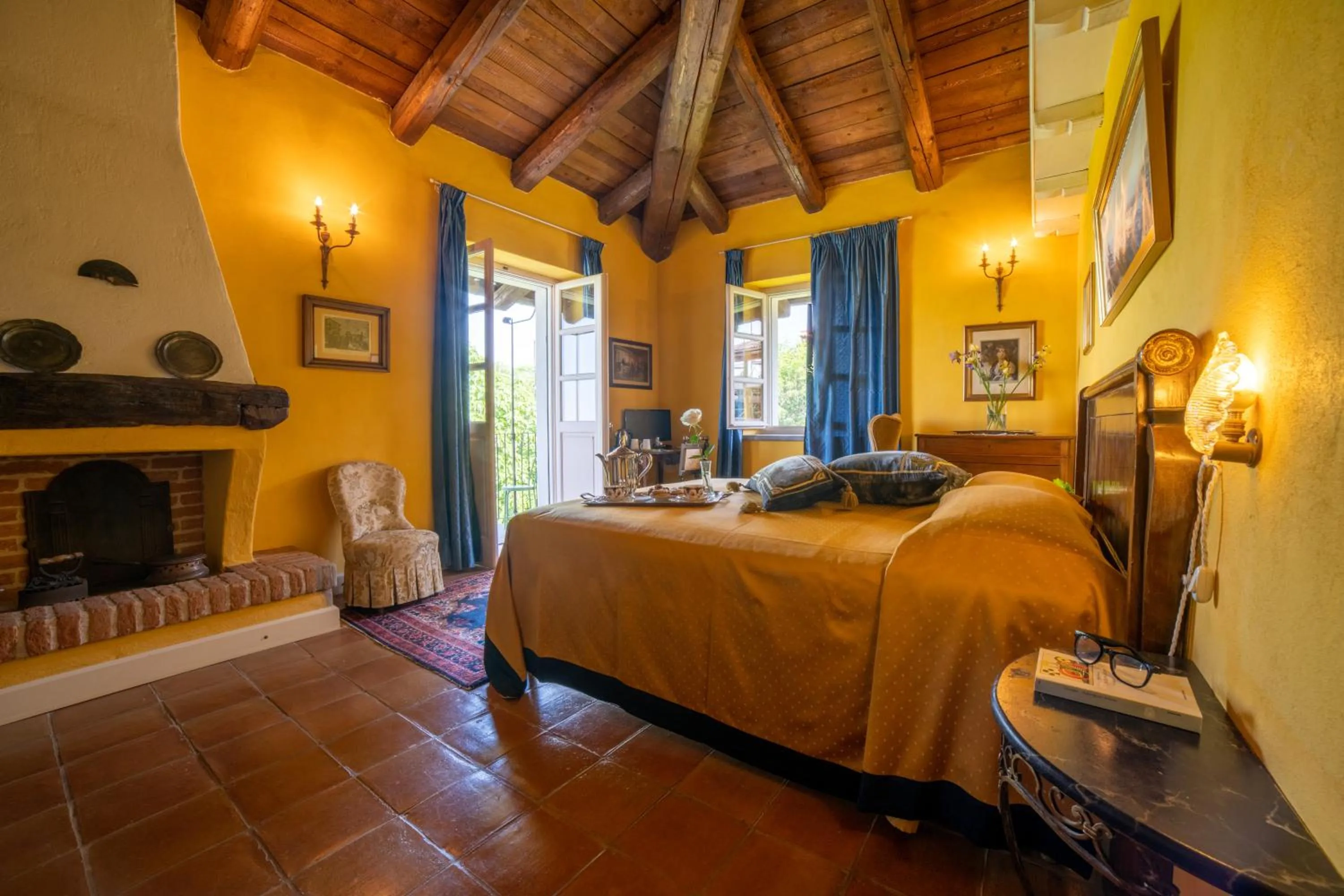 Bed in Villa Bricco dei Cogni