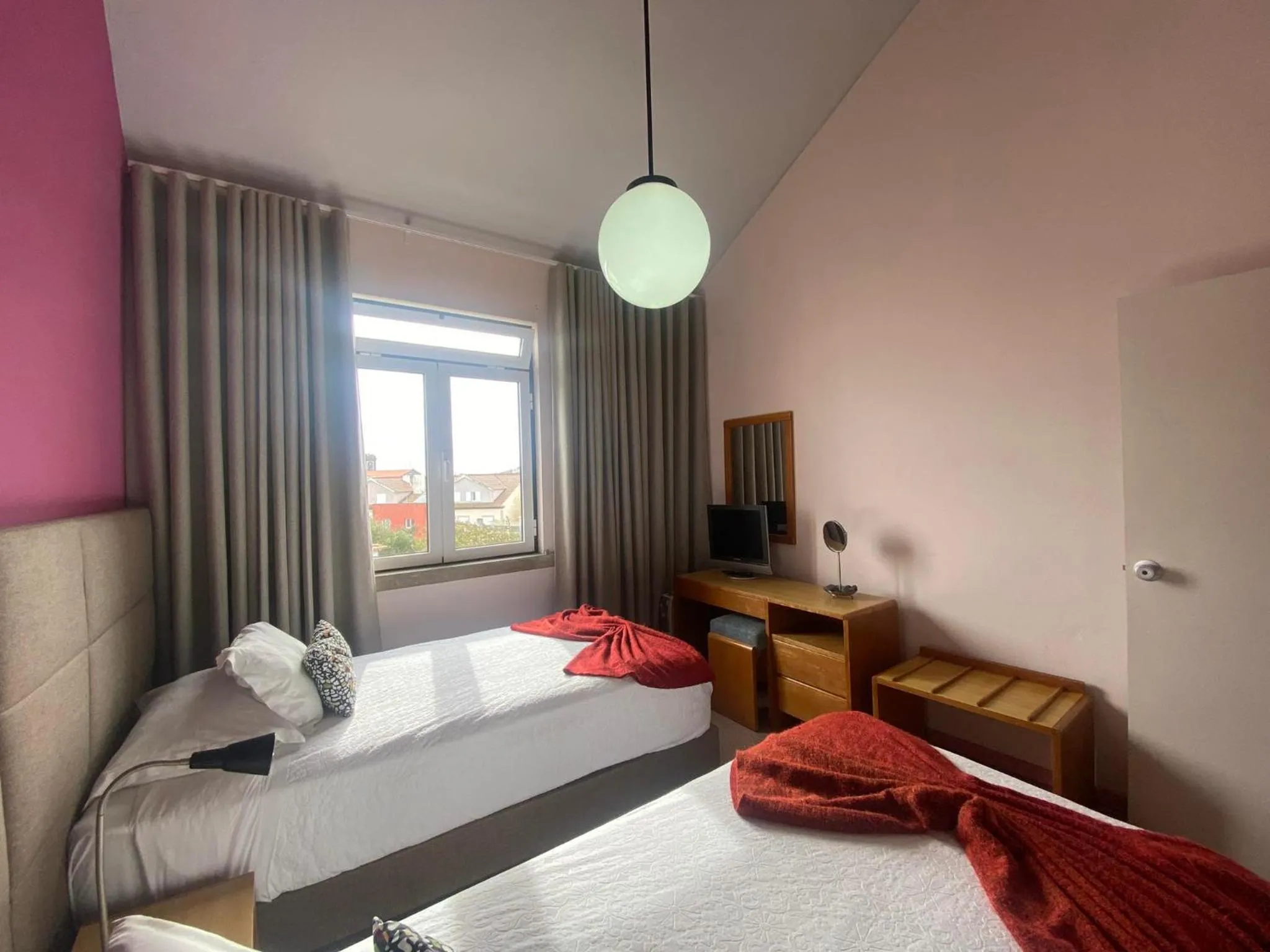 View (from property/room), Bed in Hospedaria Verdemar