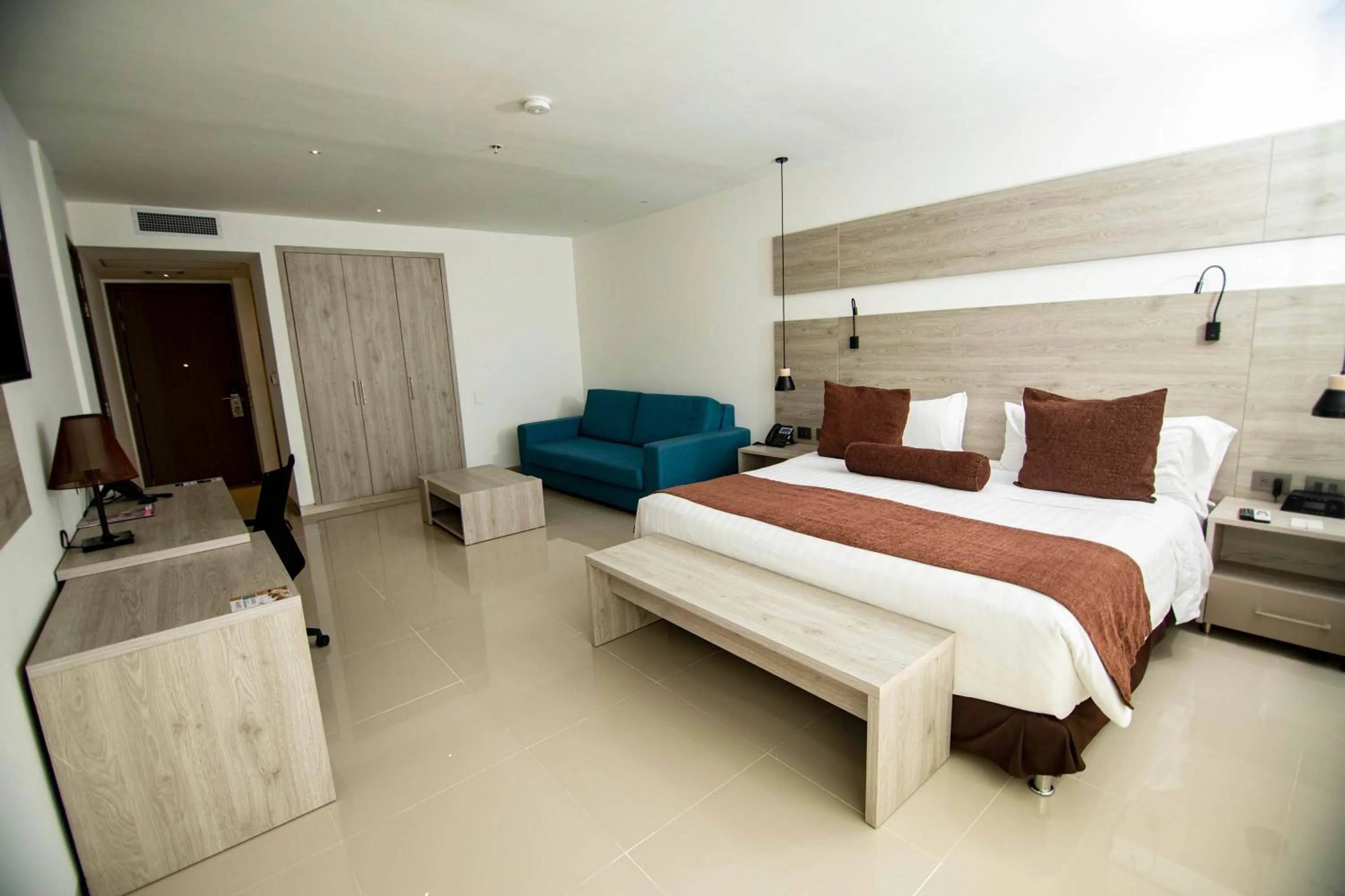 Bedroom, Bed in Hotel Barranquilla Plaza