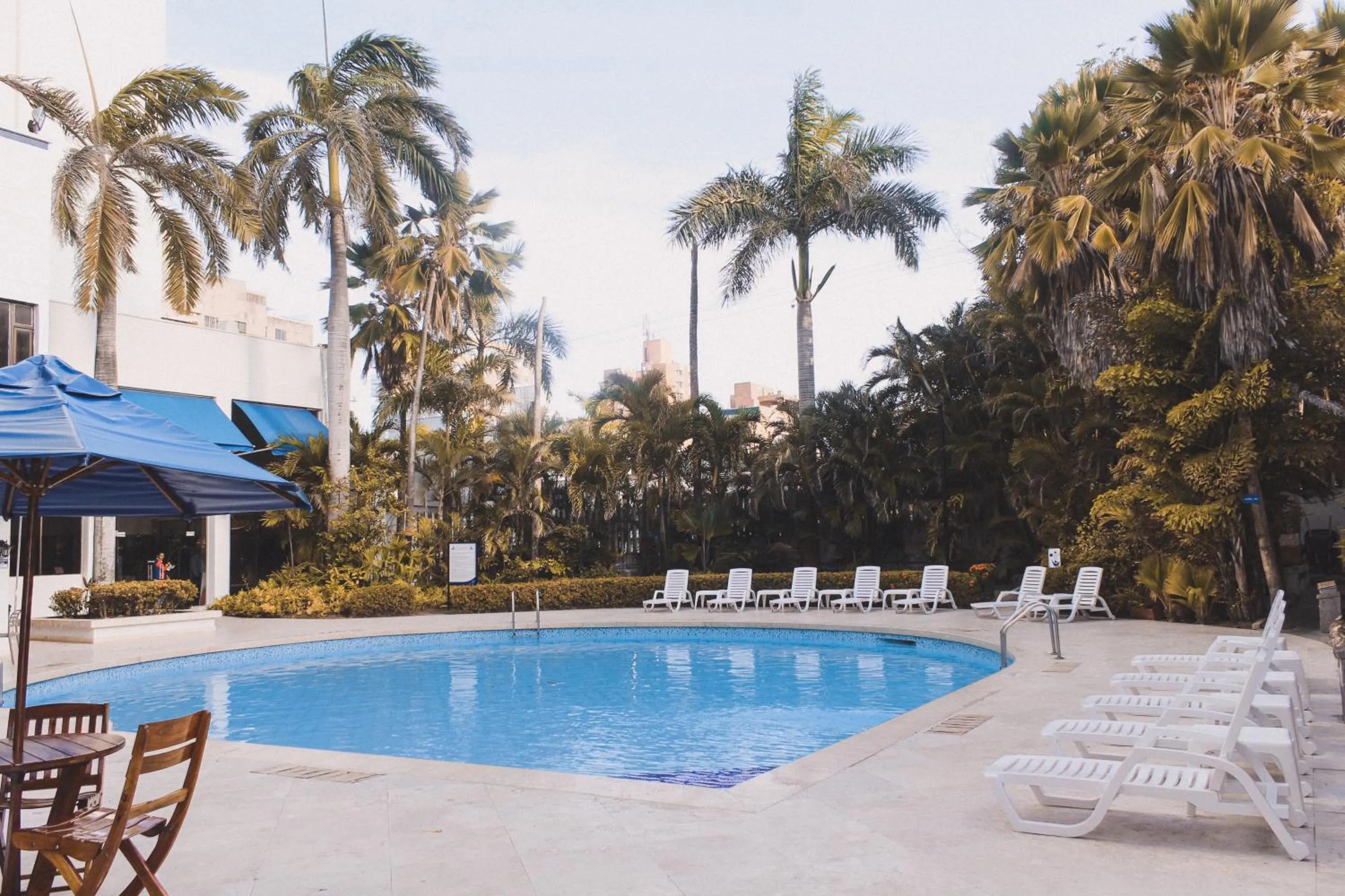 Swimming pool in Hotel Barranquilla Plaza