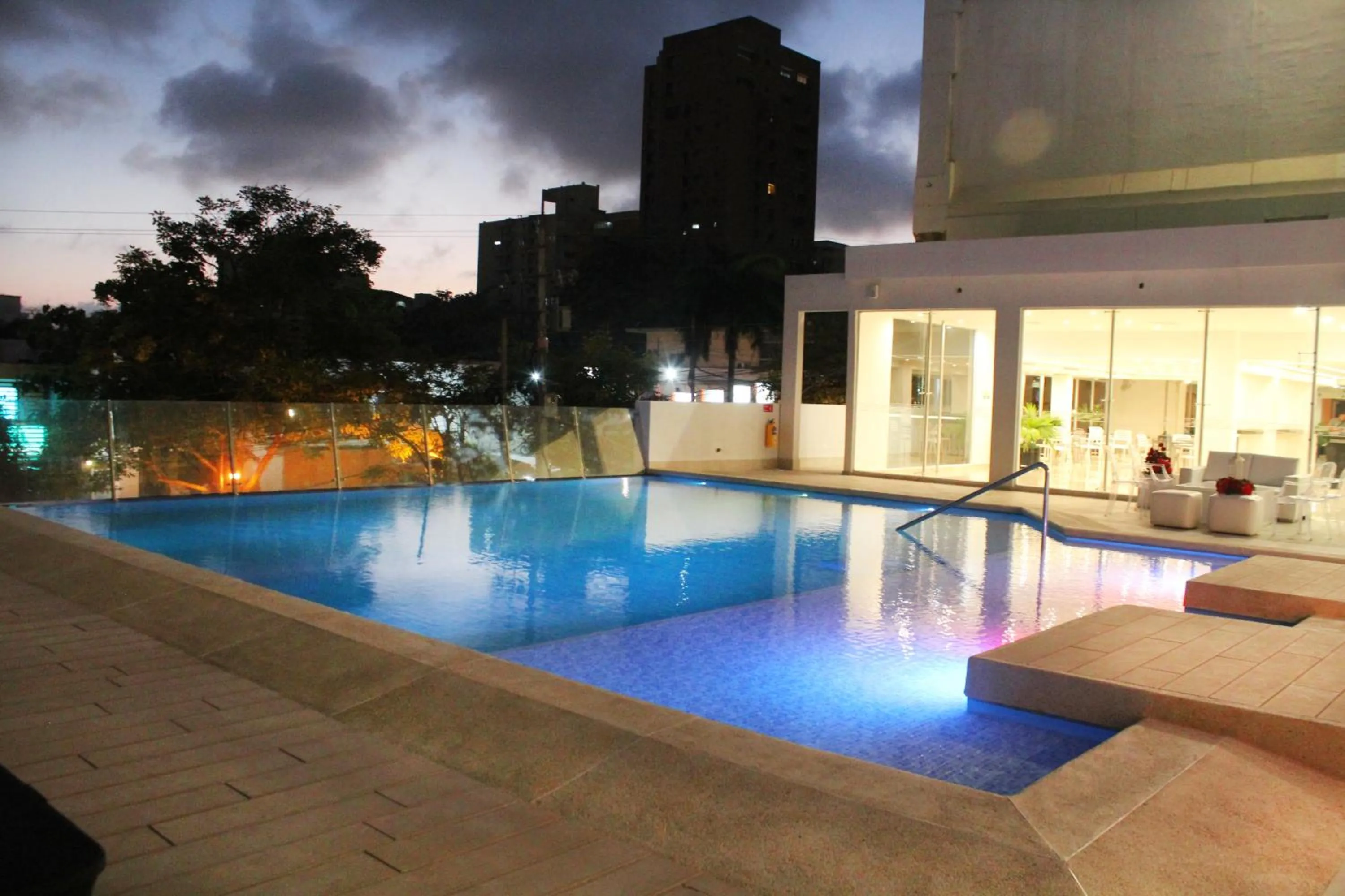 Swimming pool in Hotel Barranquilla Plaza