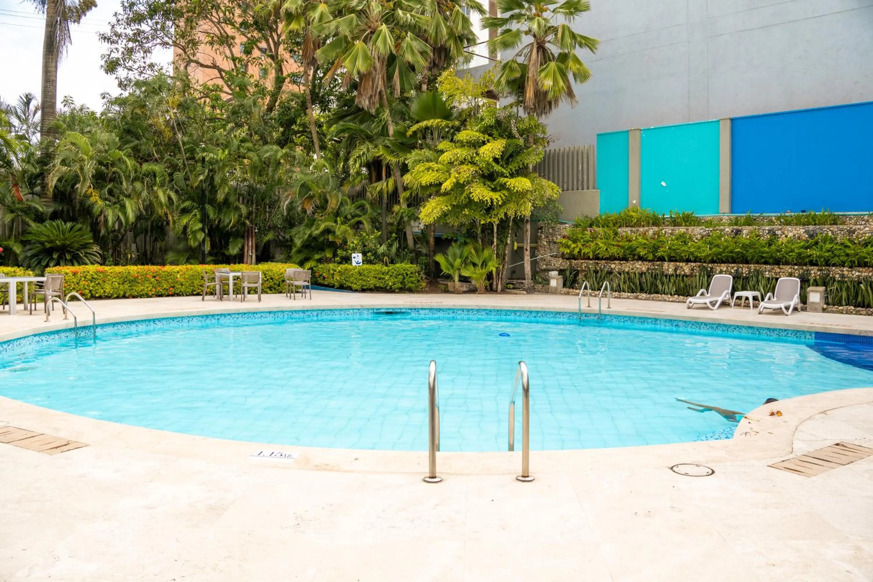 Swimming pool in Hotel Barranquilla Plaza