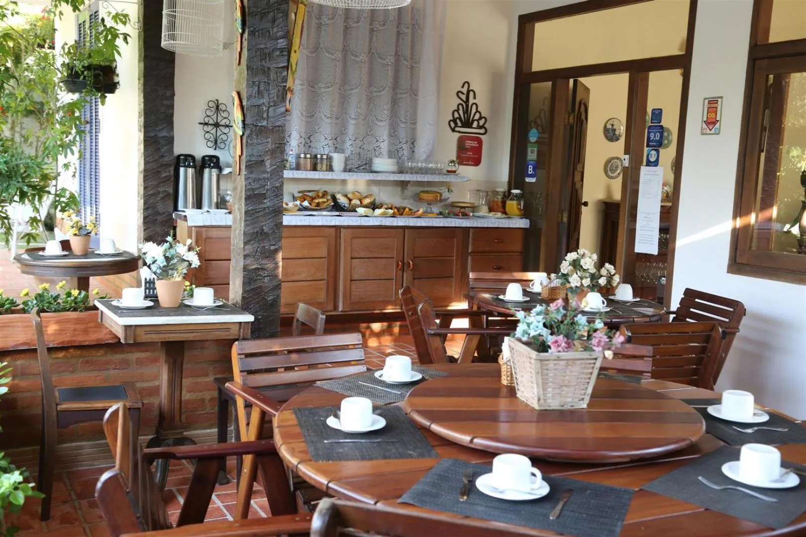 Buffet breakfast in Pousada Solar Dos Corais