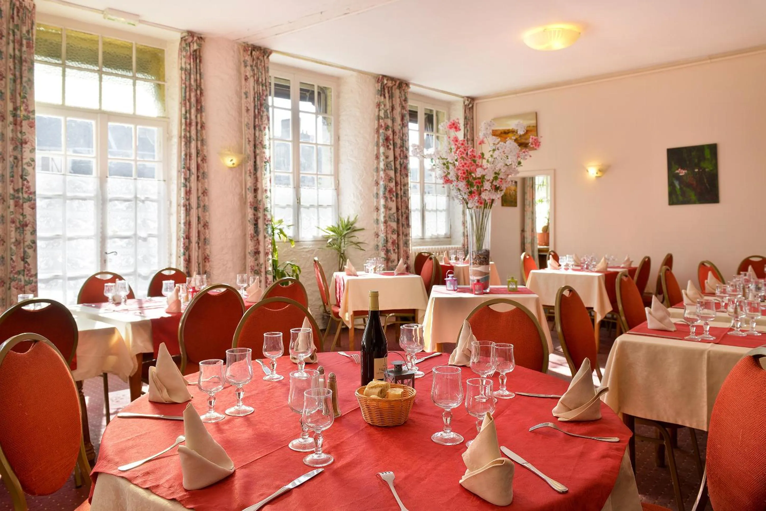 Restaurant/places to eat in Le Sauvage