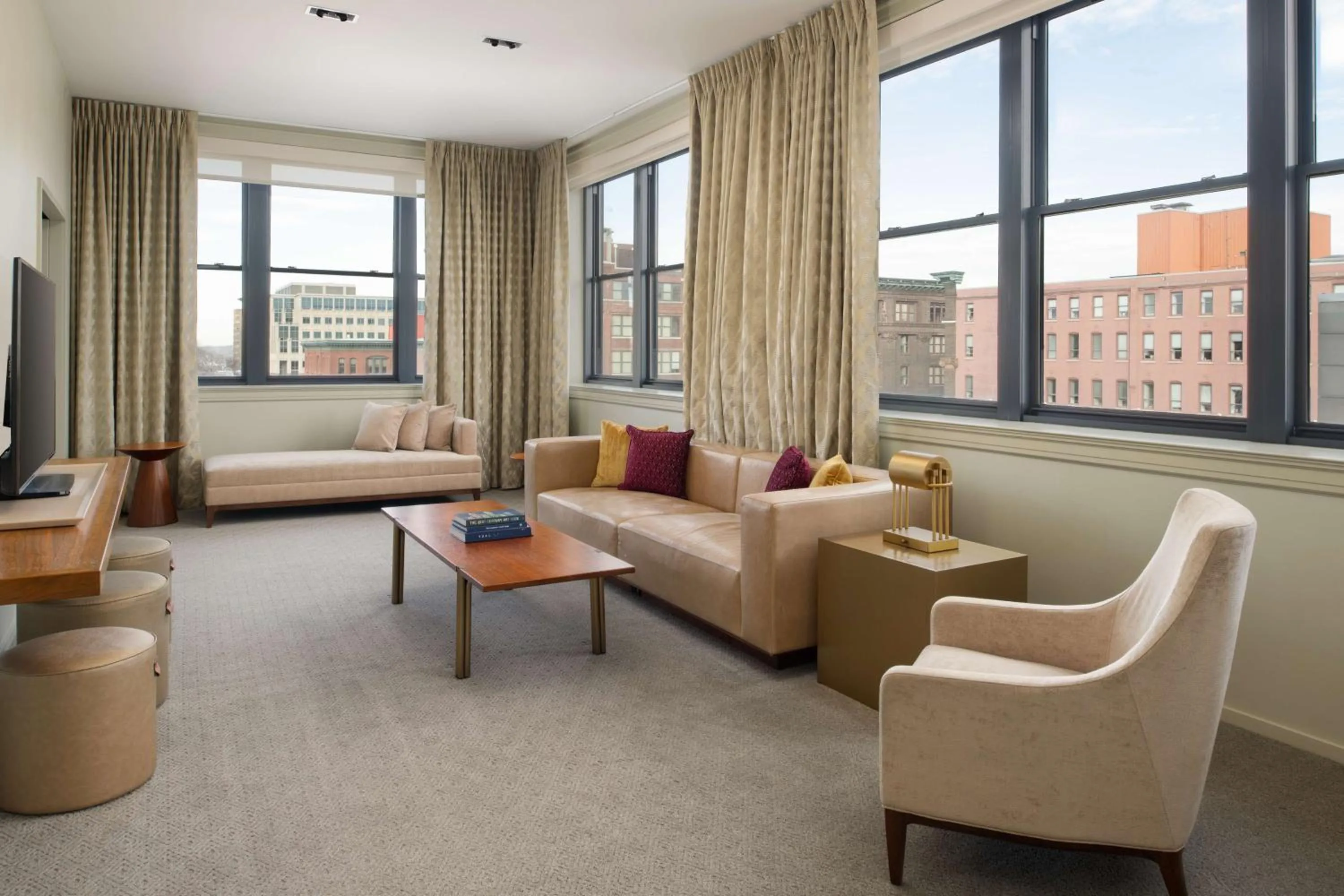 Living room in Hotel Savoy Kansas City, Tapestry Collection by Hilton