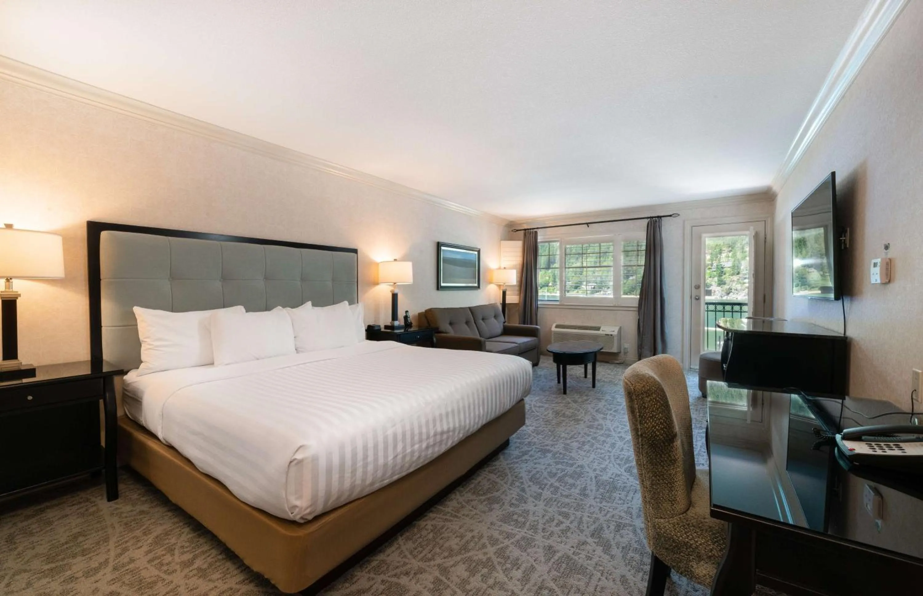 Bedroom, Bed in Prestige Lakeside Resort, WorldHotels Elite