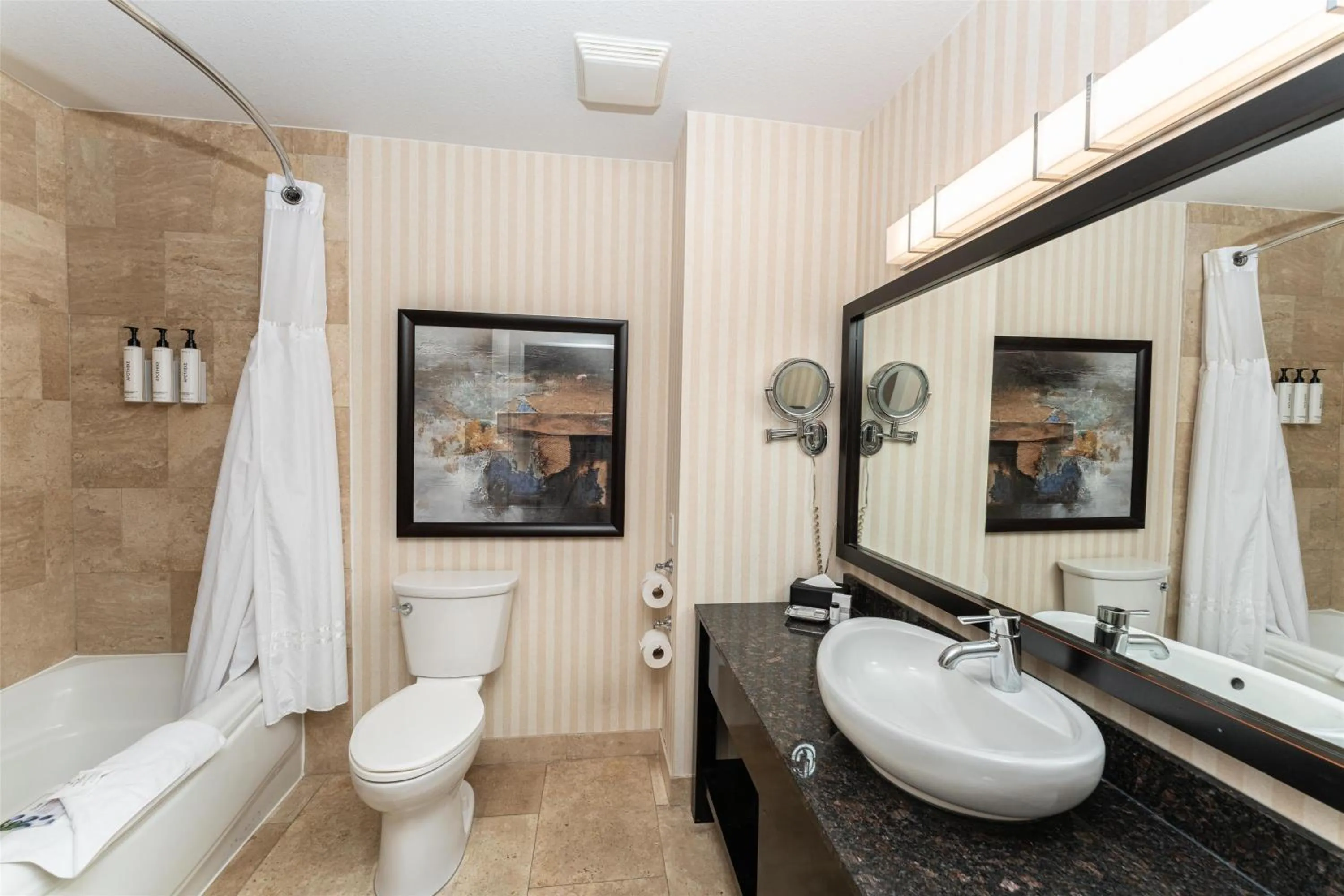 Bathroom in Prestige Lakeside Resort, WorldHotels Elite
