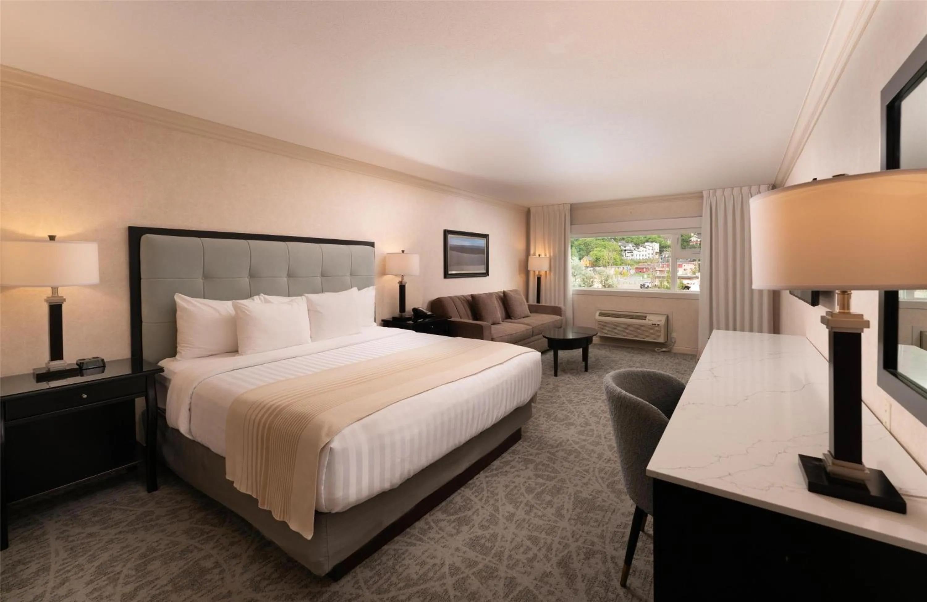 Bedroom, Bed in Prestige Lakeside Resort, WorldHotels Elite