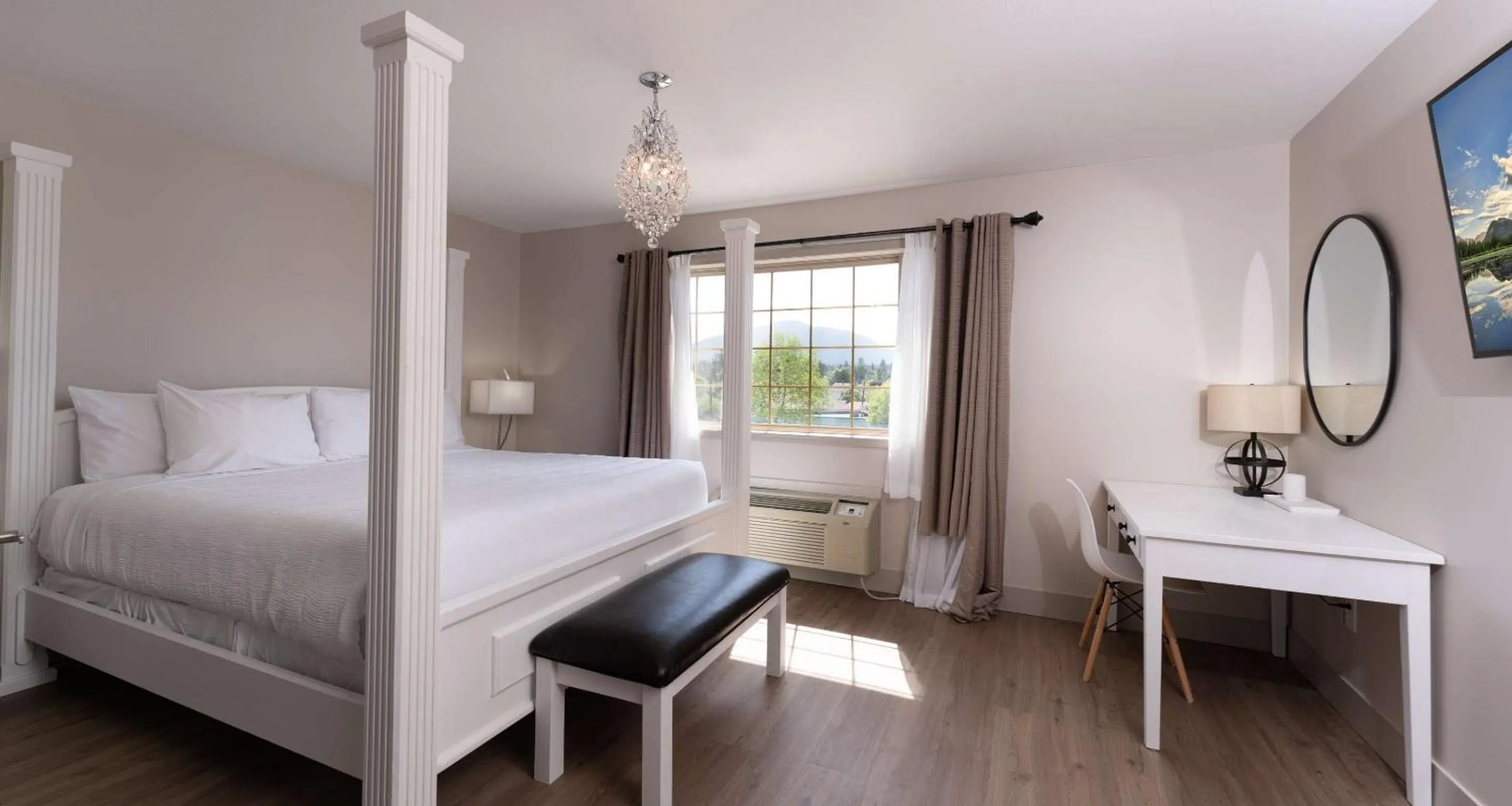 Photo of the whole room, Bed in Prestige Rocky Mountain Resort Cranbrook, WorldHotels Crafted