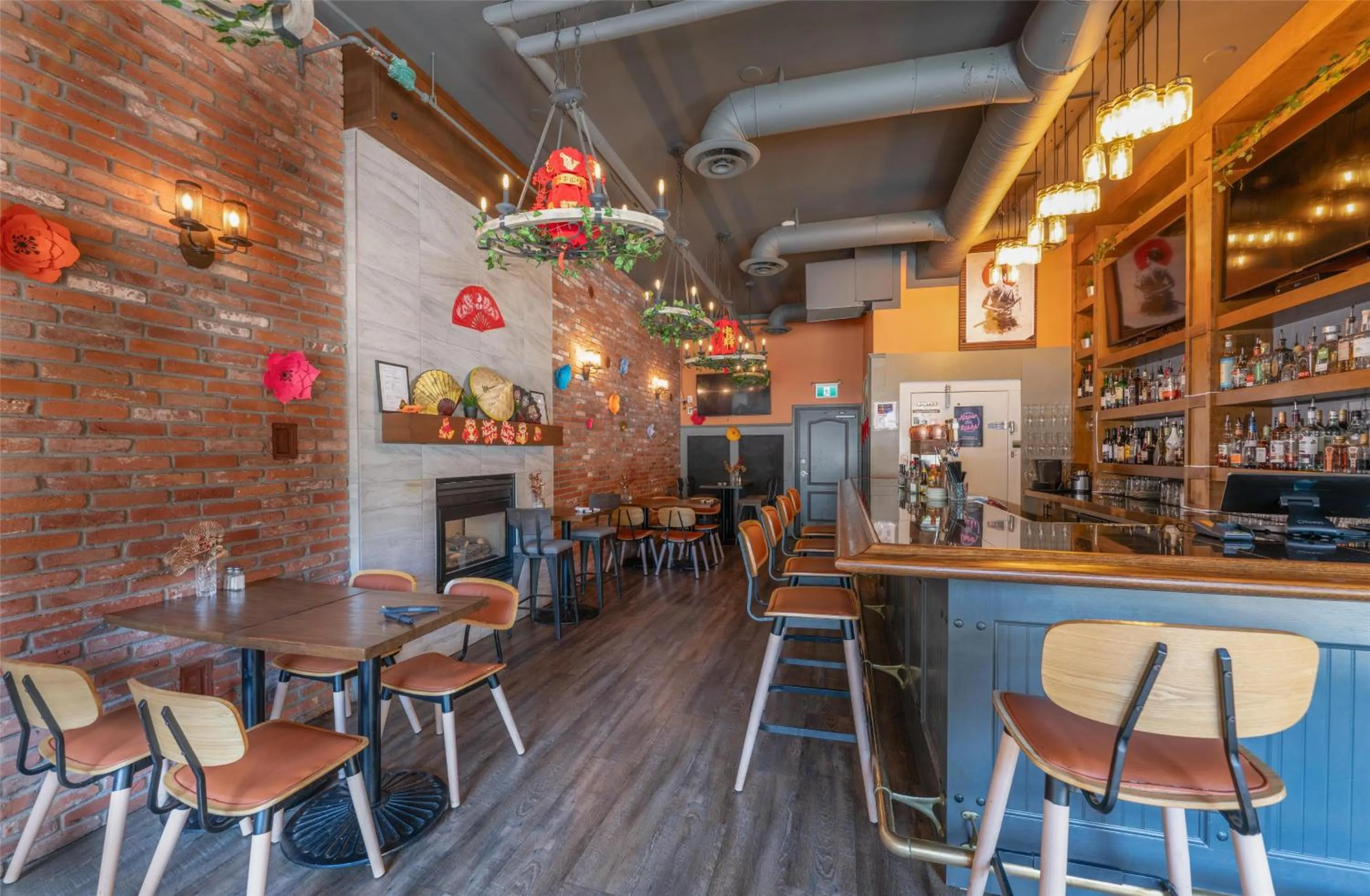 Lounge or bar in Prestige Radium Hot Springs Resort, WorldHotels Crafted