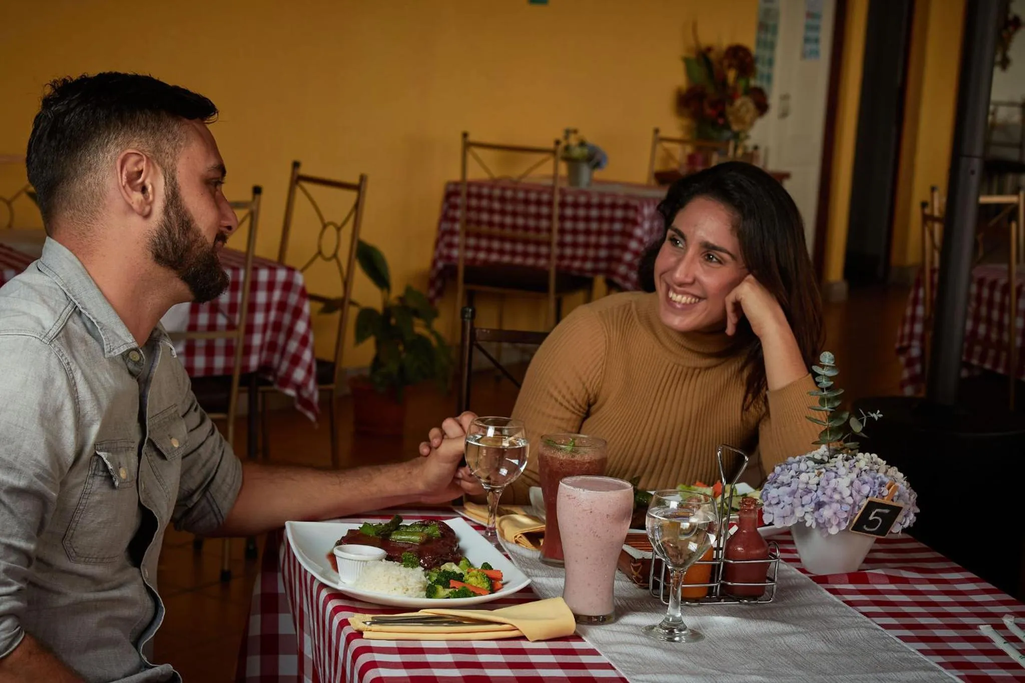 Restaurant/places to eat in Hortensias Chalets Vara blanca